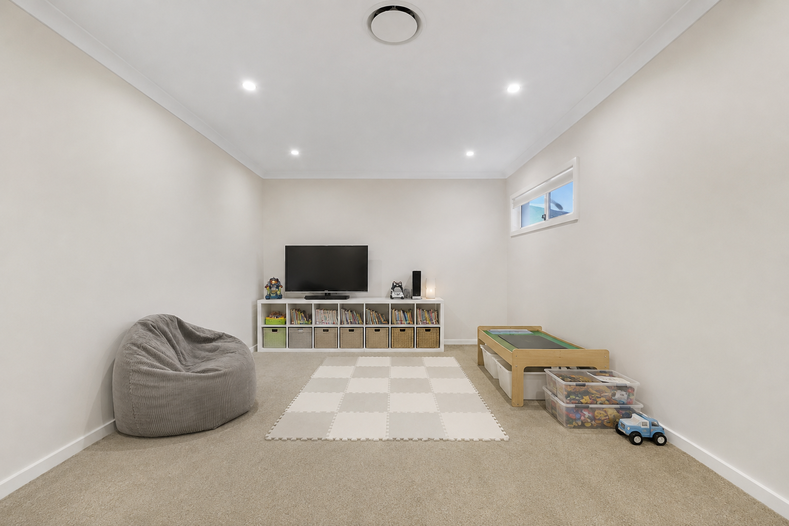 8 Follett Street — photo 4 of 18