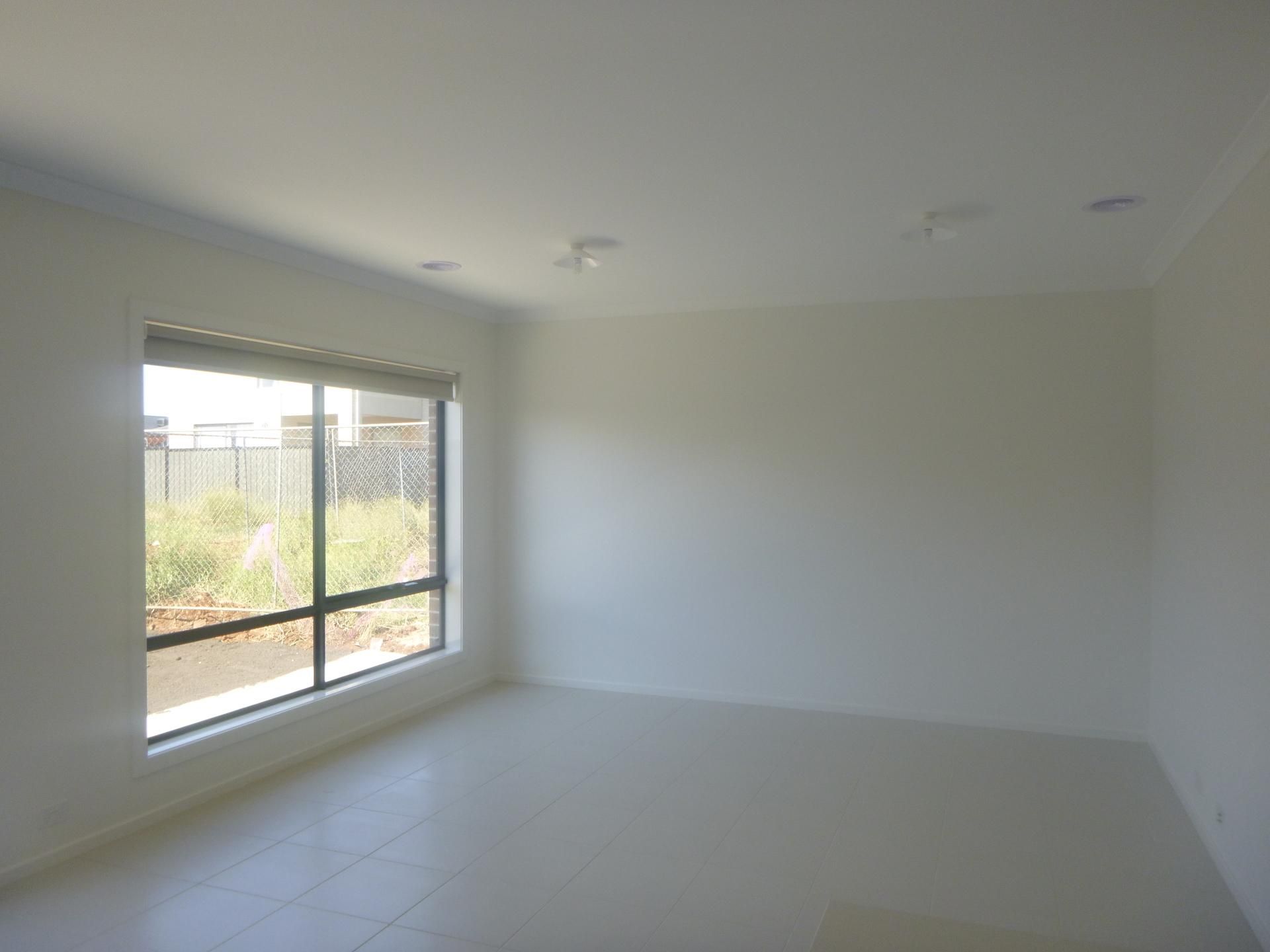 33 Crossdale Avenue, Truganina, VIC 3029
