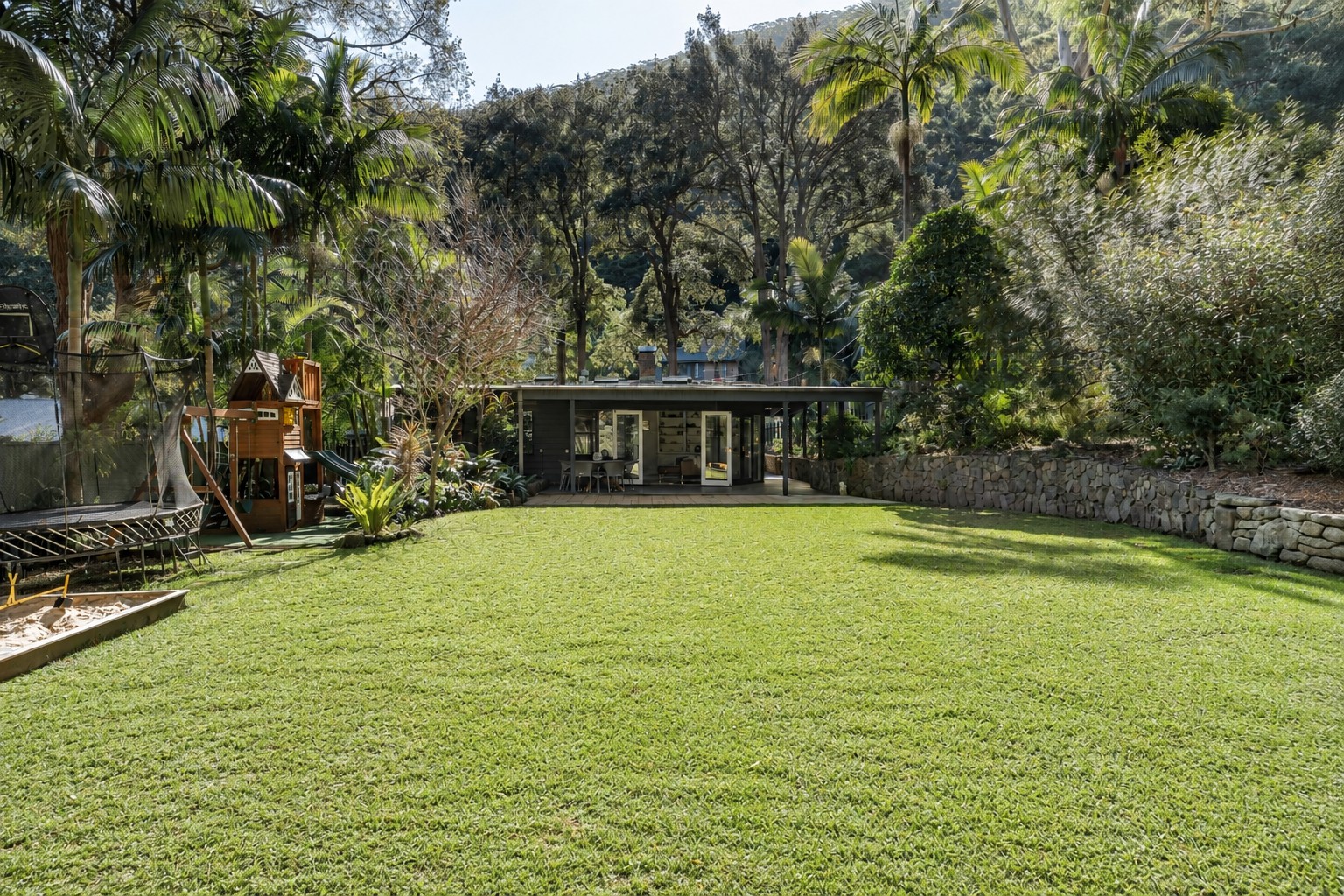 15 Old Coast Road, Stanwell Park, NSW 2508