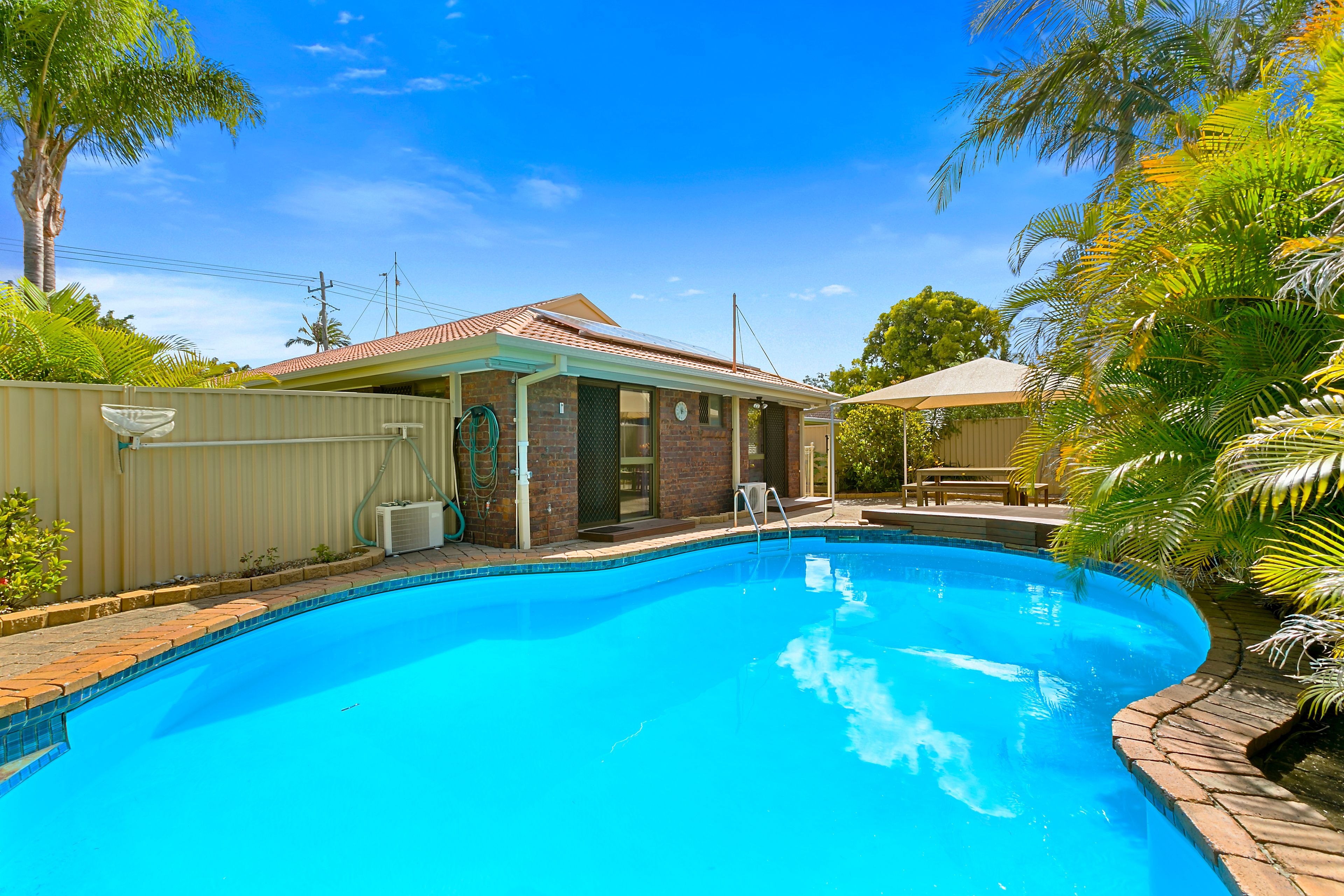 2 Burrinjuck Drive, Coombabah, QLD 4216