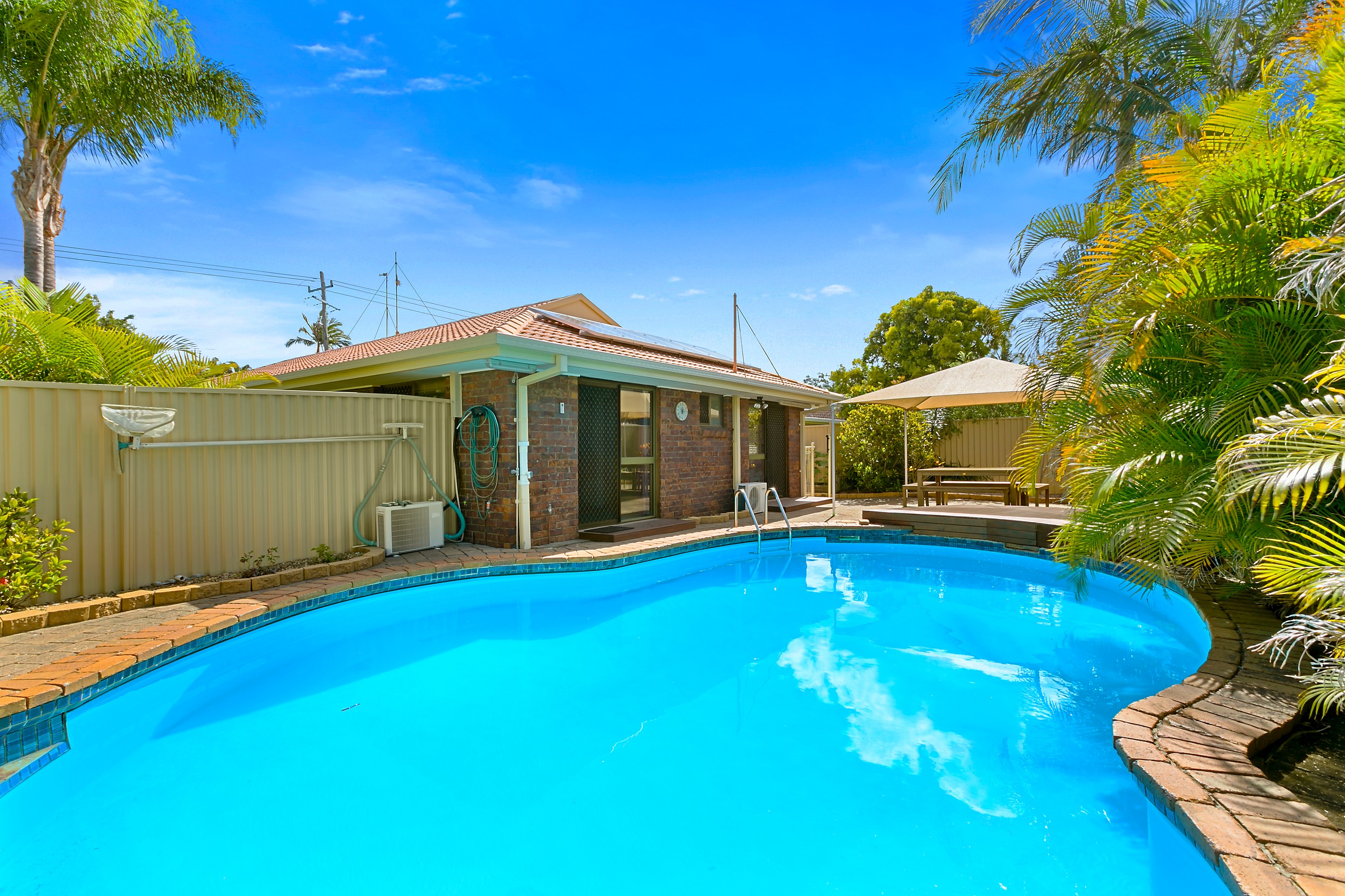 2 Burrinjuck Drive, Coombabah, QLD 4216