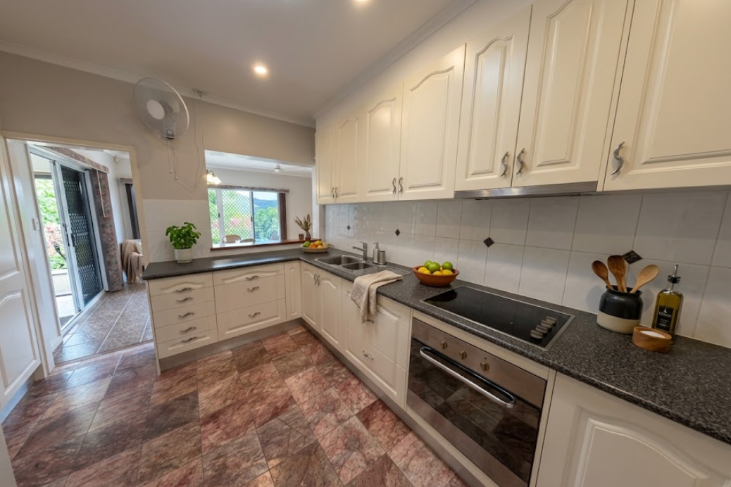 14a Greenhills Road — photo 4 of 15