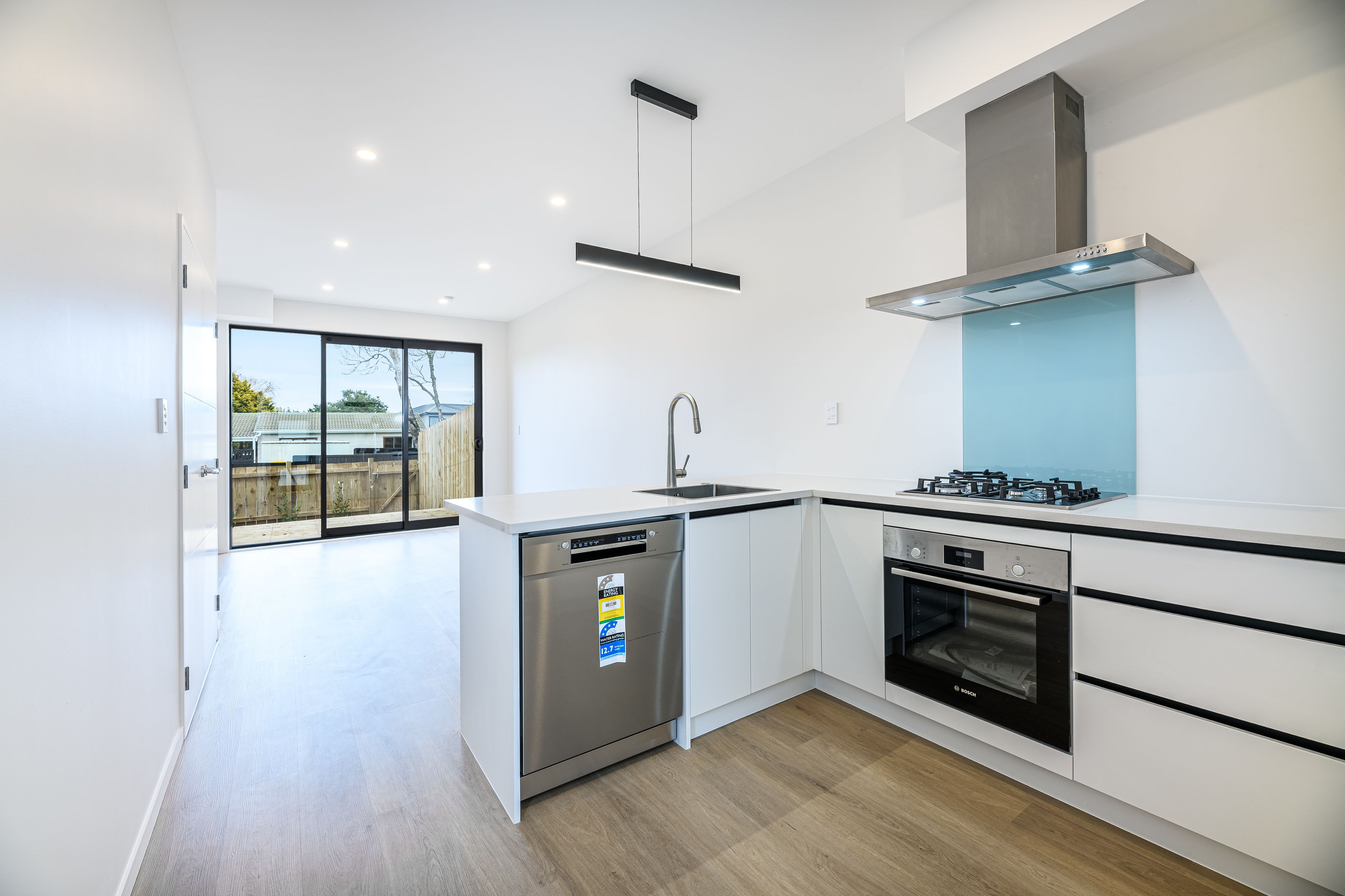 1/10 Sunward Rise, Glenfield, North Shore City