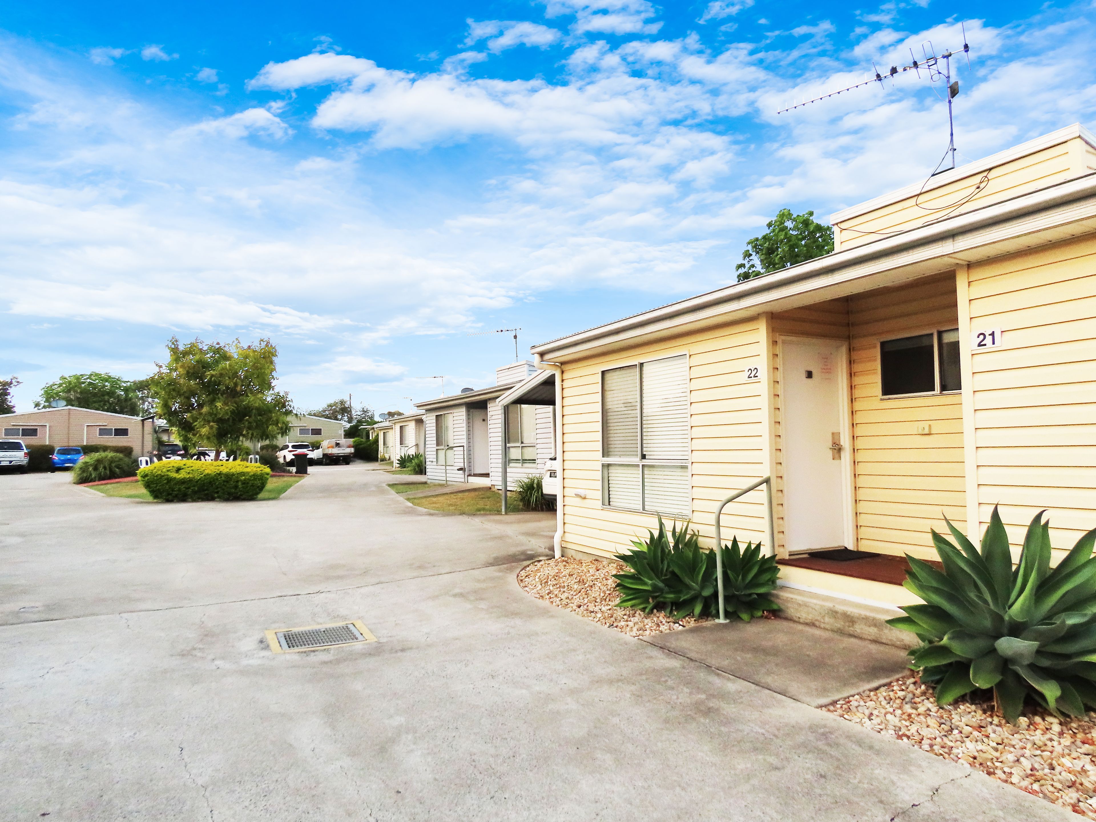 10-12 Eclipse Street, Springsure, QLD 4722