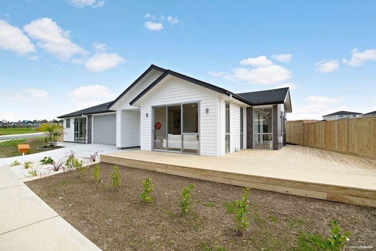 7 Johns Creek Crescent, Silverdale, Rodney