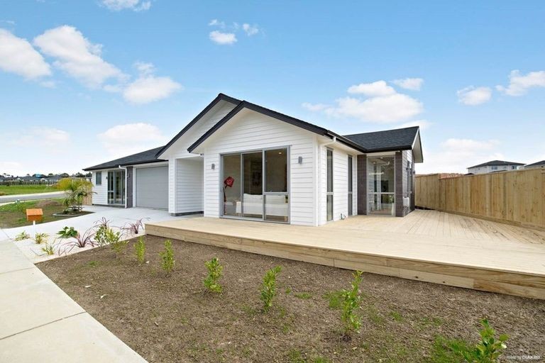 7 Johns Creek Crescent, Silverdale, Rodney