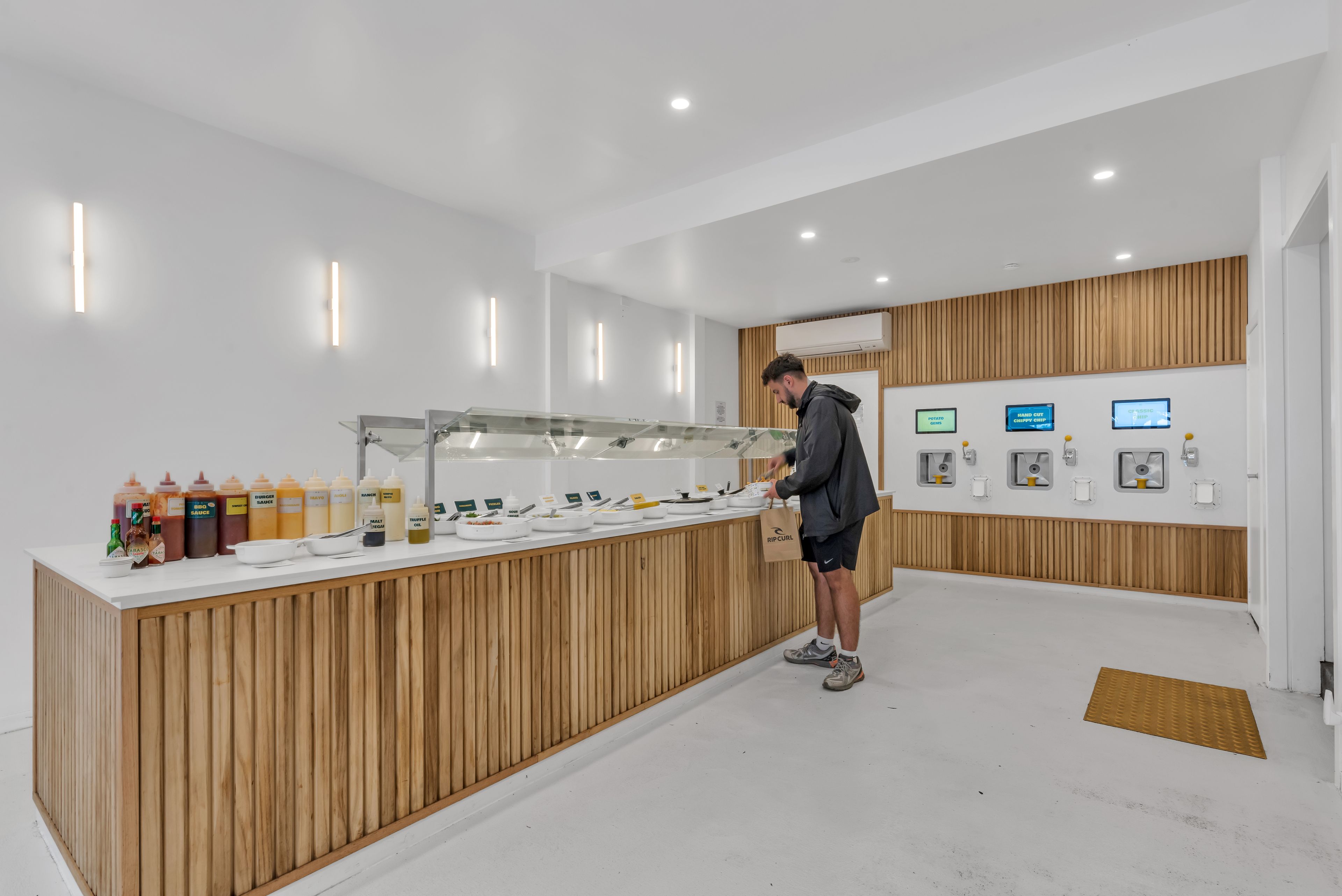 30/6-8 Hastings Street, Noosa Heads, QLD 4567