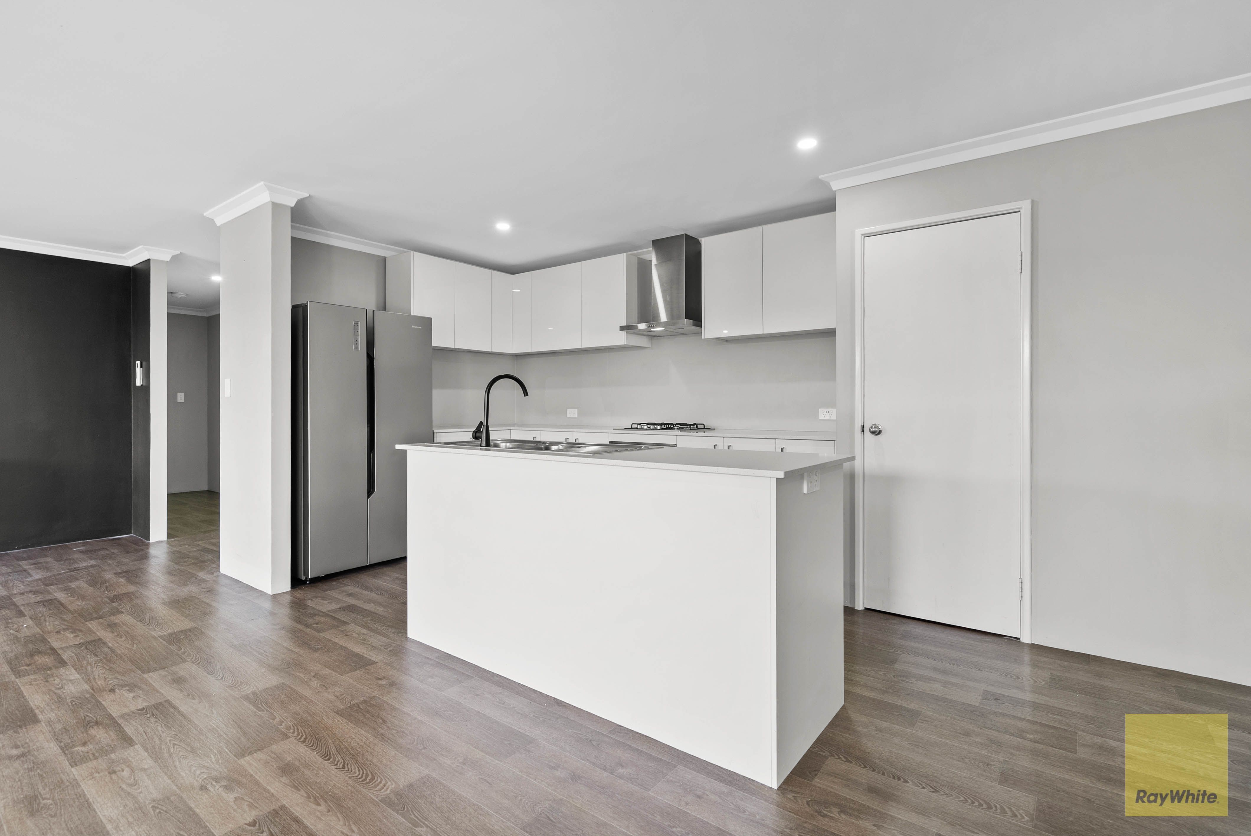 18 Grapple Road — photo 10 of 28