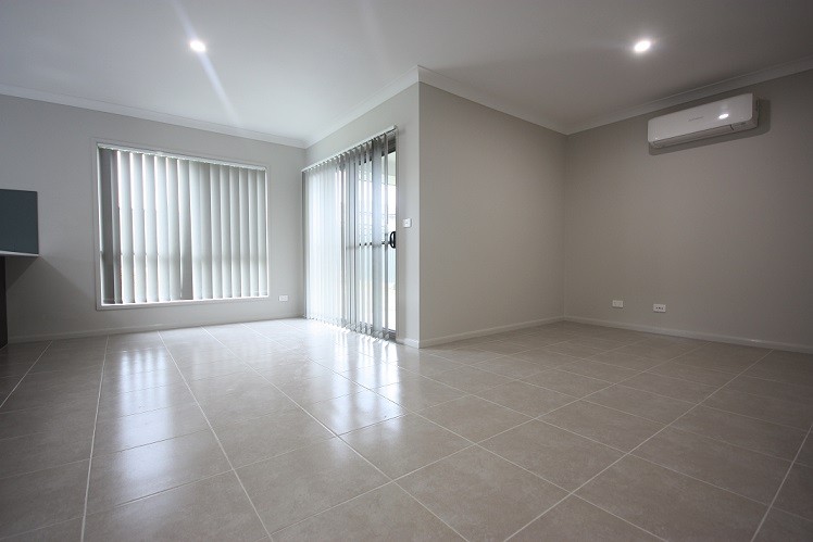 12 Victor Street, Gregory Hills, NSW 2557