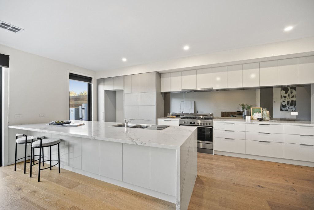 28 Emica Parade, Knoxfield, VIC 3180