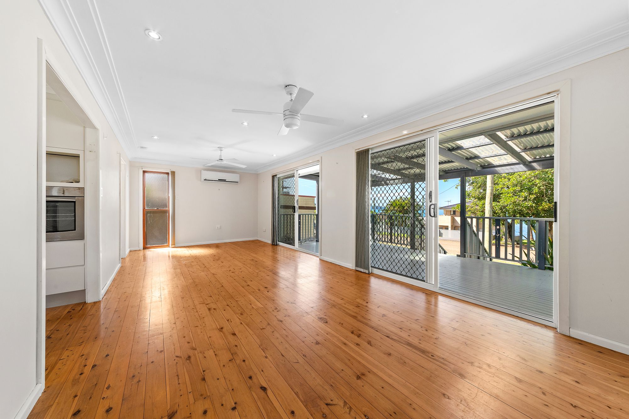 1 Montrose Street, Mannering Park, NSW 2259