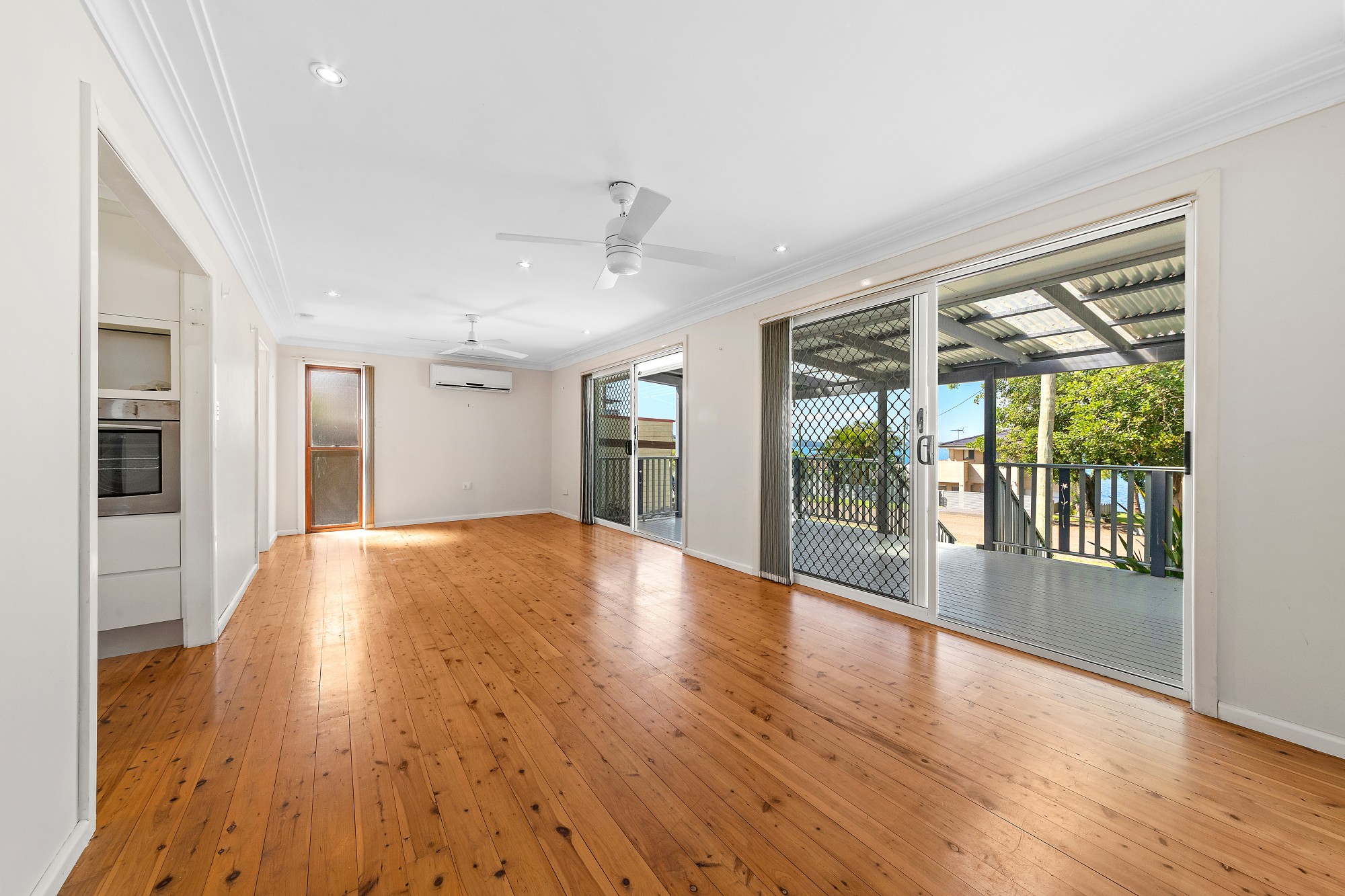 1 Montrose Street, Mannering Park, NSW 2259