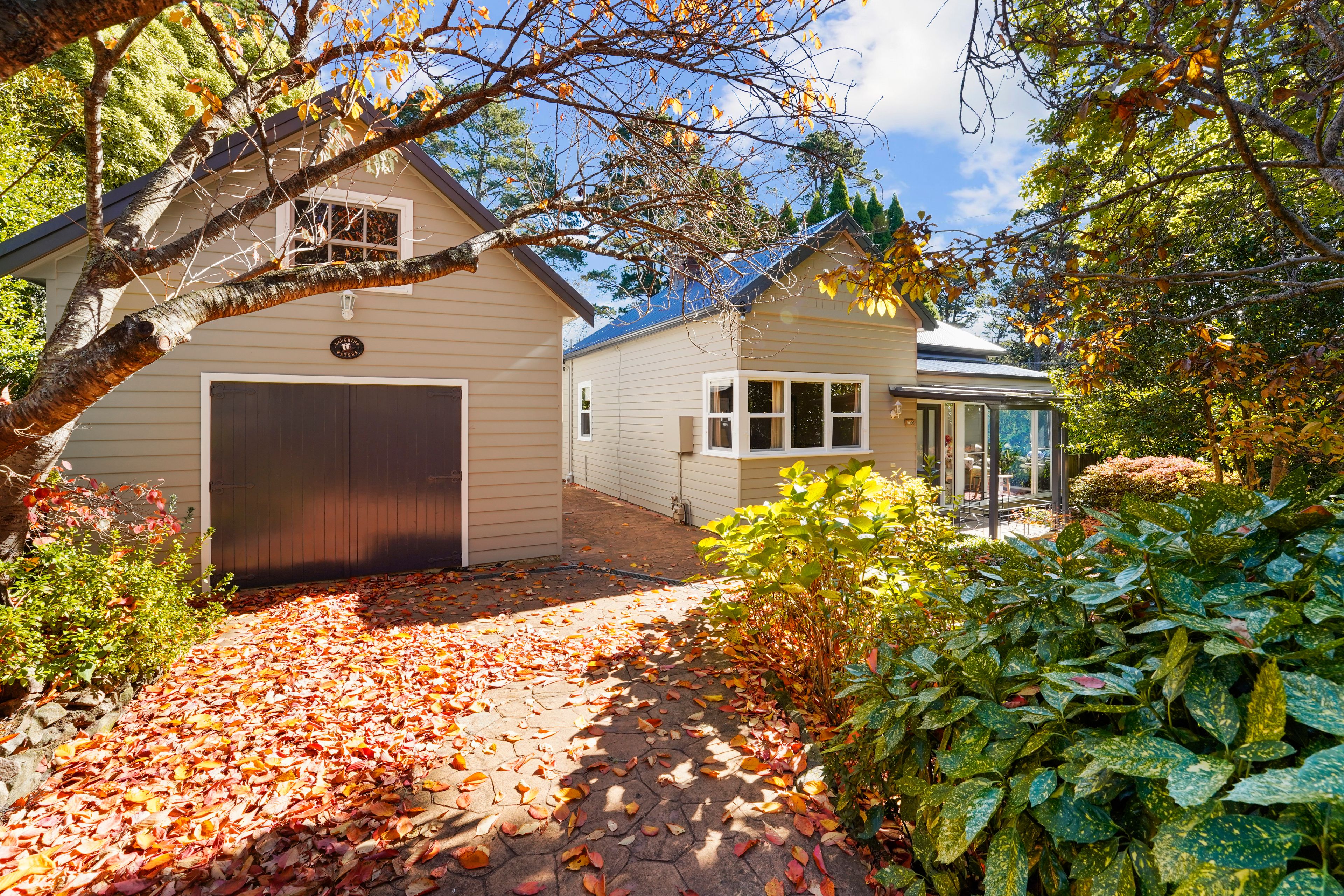 115 Falls Road, Wentworth Falls NSW 2782