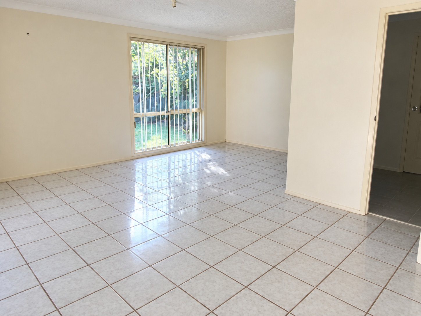39 Bombala Street — photo 3 of 4