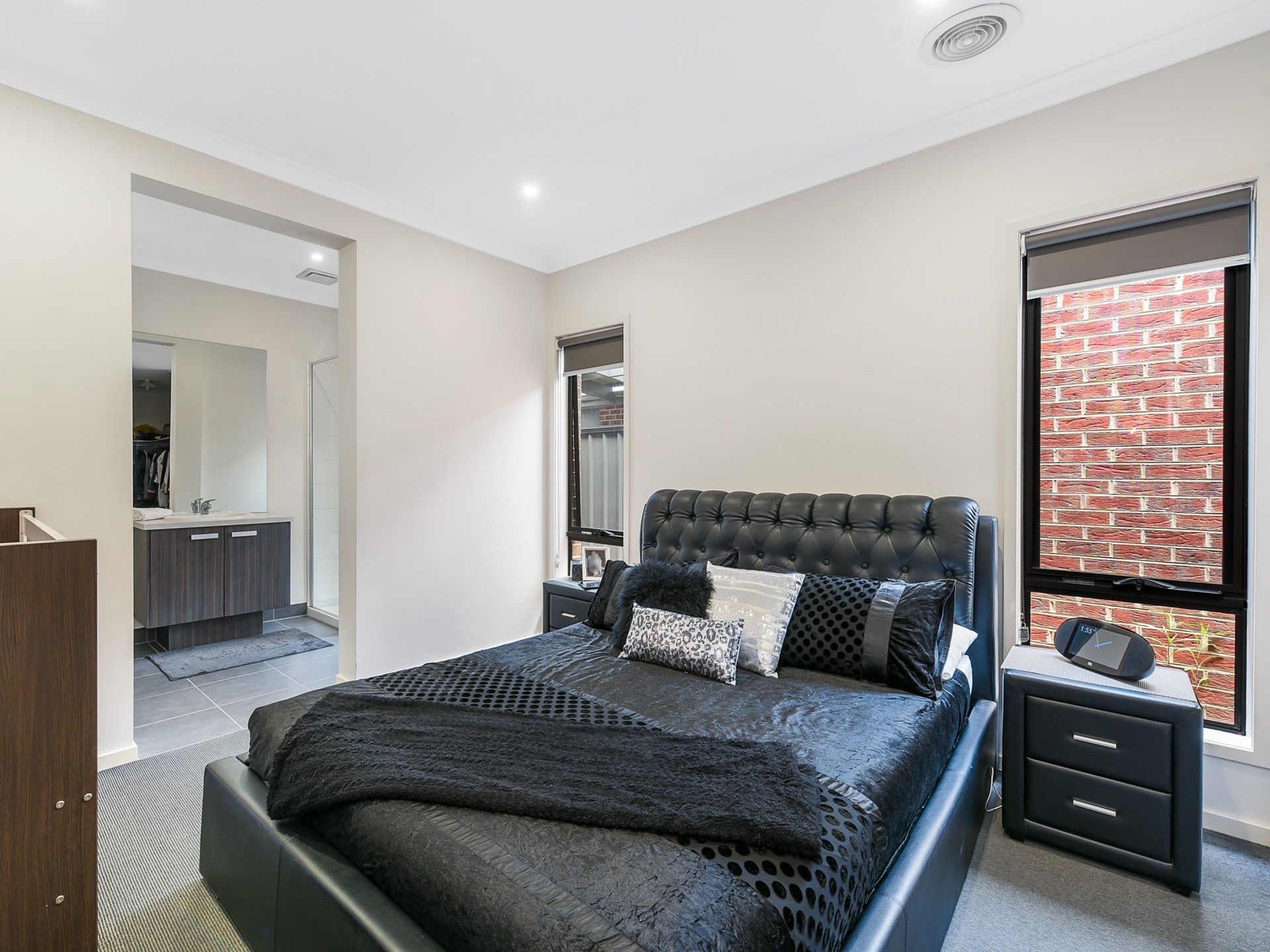 10 Calypso Way, Clyde North, VIC 3978