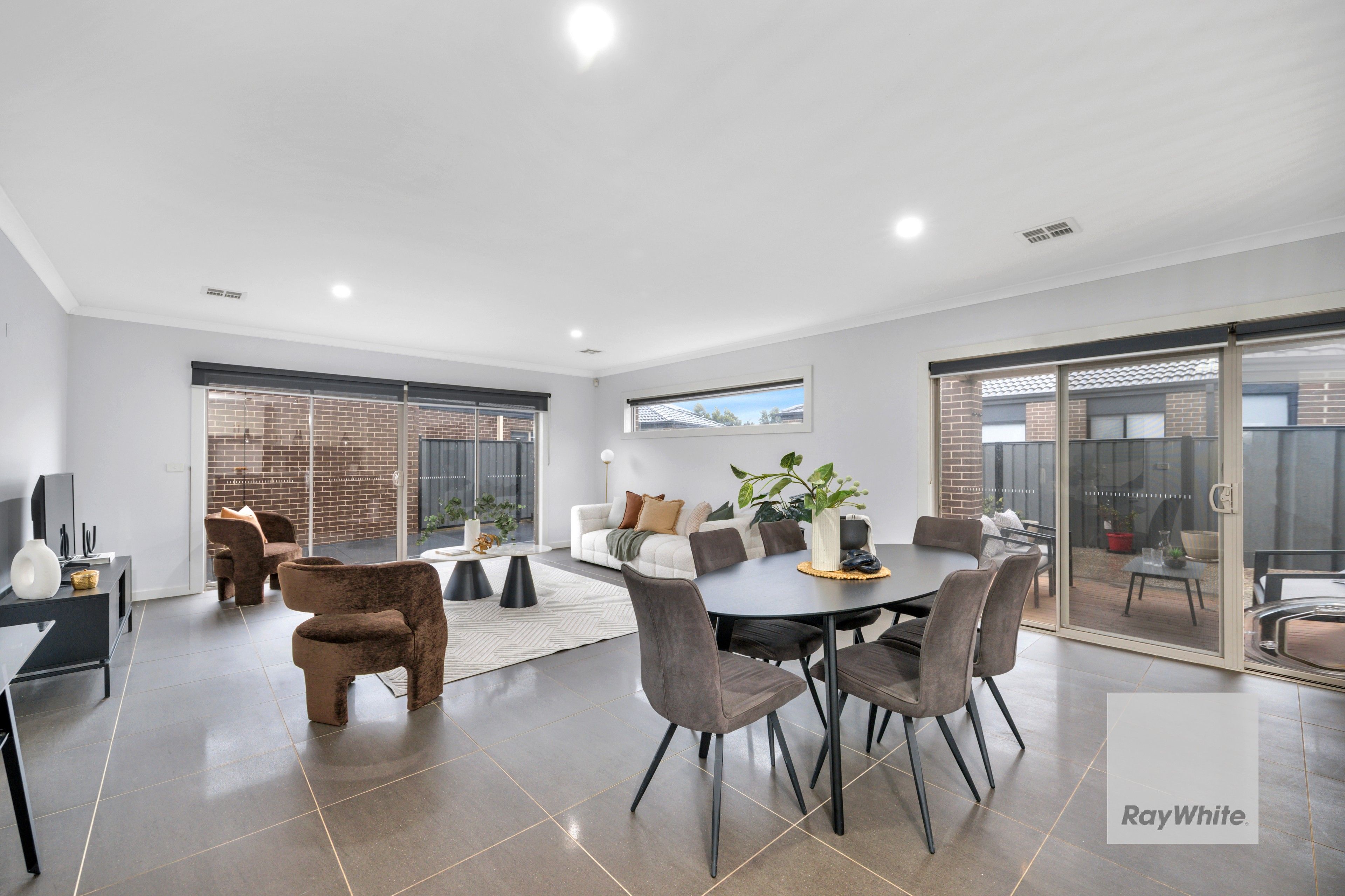 13 Sunningdale Drive, Hillside, VIC 3037