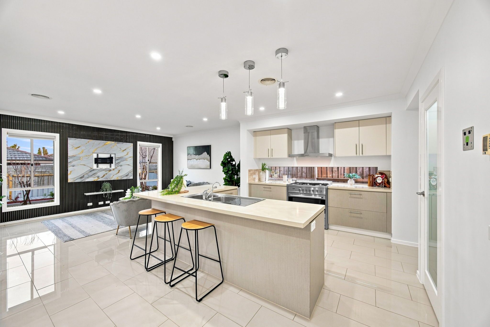 89 Cravens Road — photo 5 of 18