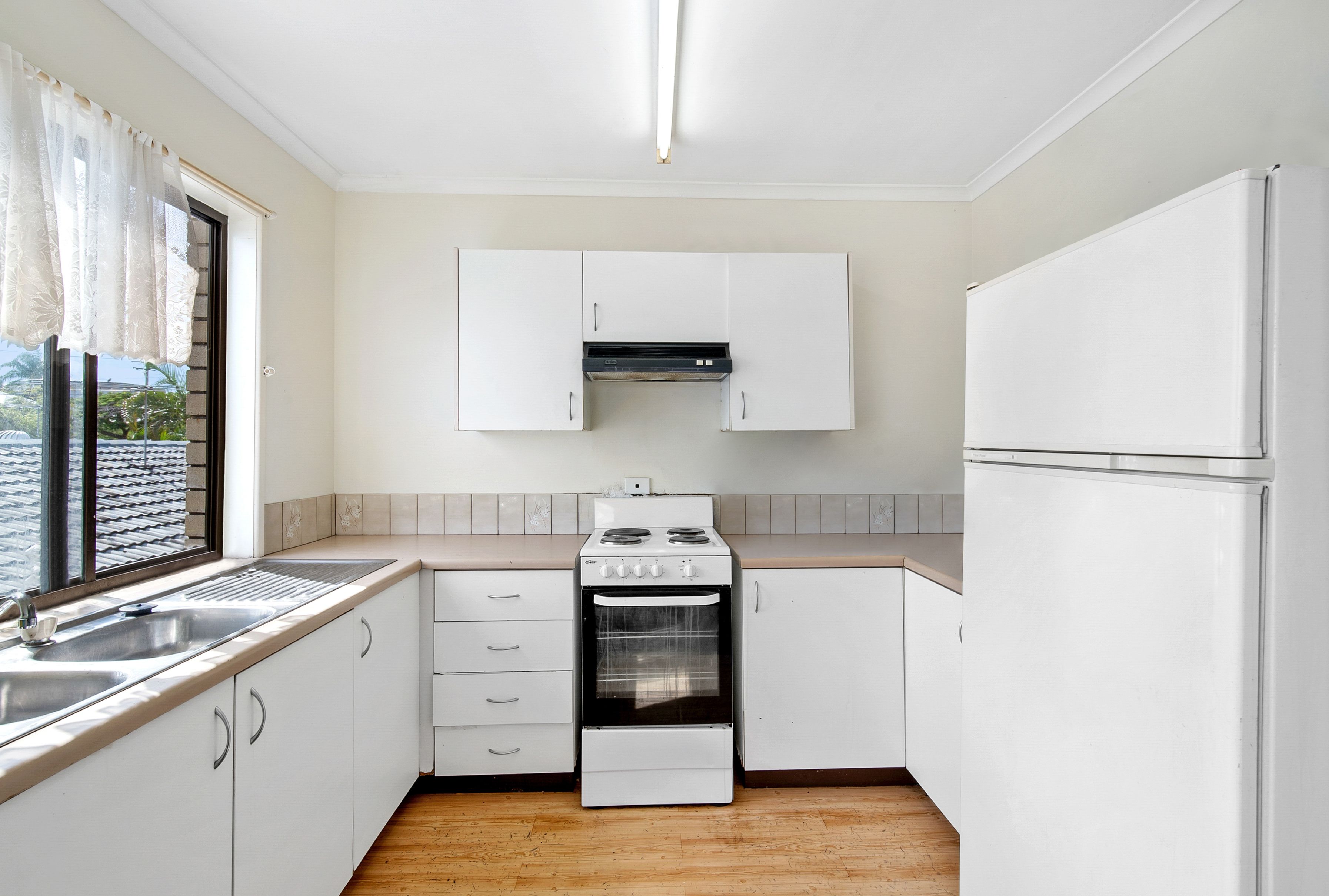 2/100 Oxley Avenue, Woody Point, QLD 4019