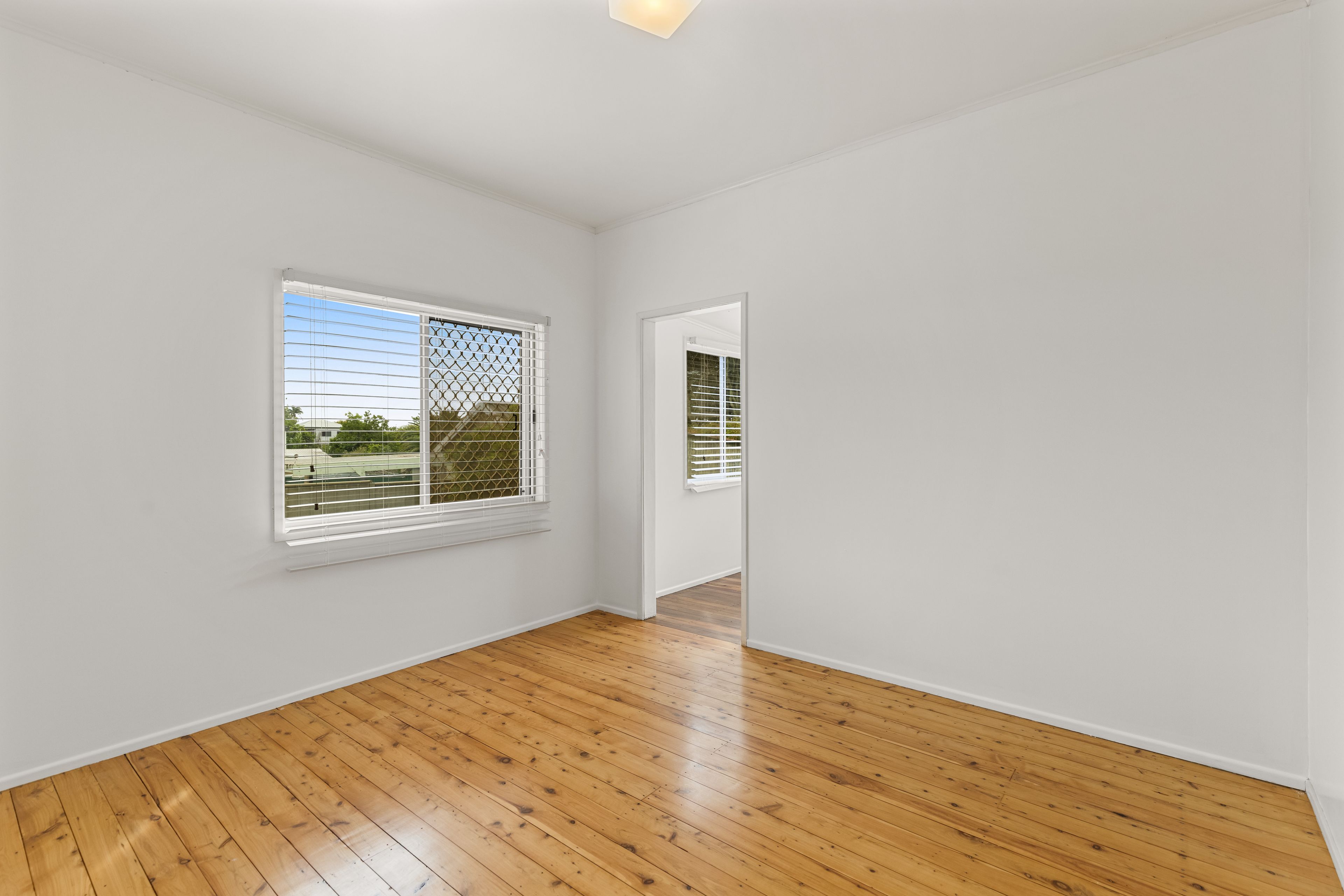 28 Lloyd Street — photo 8 of 10