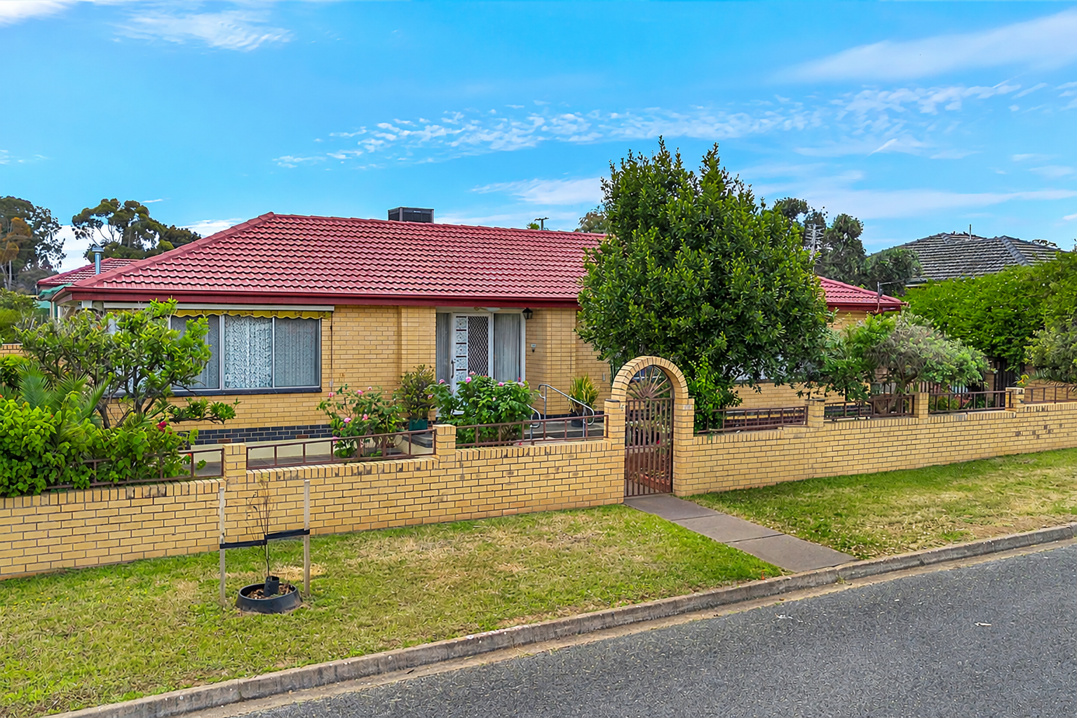 2 Aberdeen Avenue — photo from Ray White Mawson Lakes