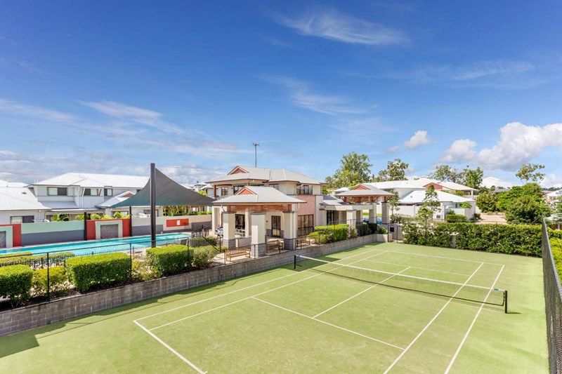 88 Greenway Circuit, Mount Ommaney QLD 4074