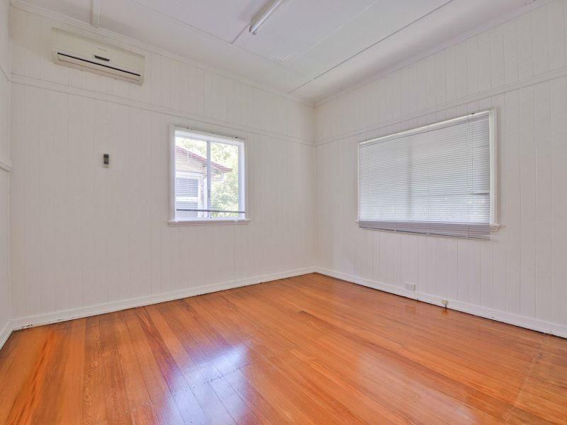11 Water Street, Red Hill, QLD 4059