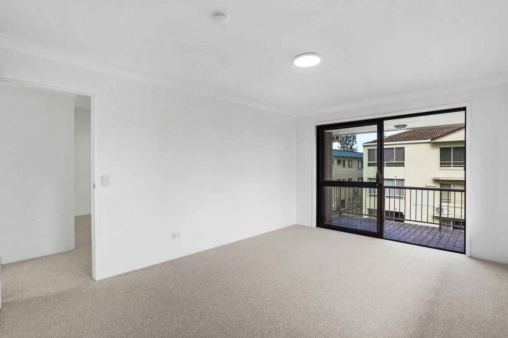 4/3 Robert Street — photo 7 of 18