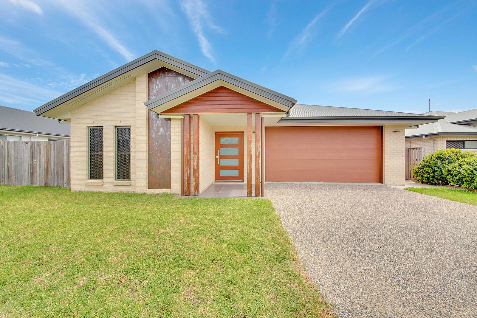 10 Winpara Drive, Kirkwood, QLD 4680
