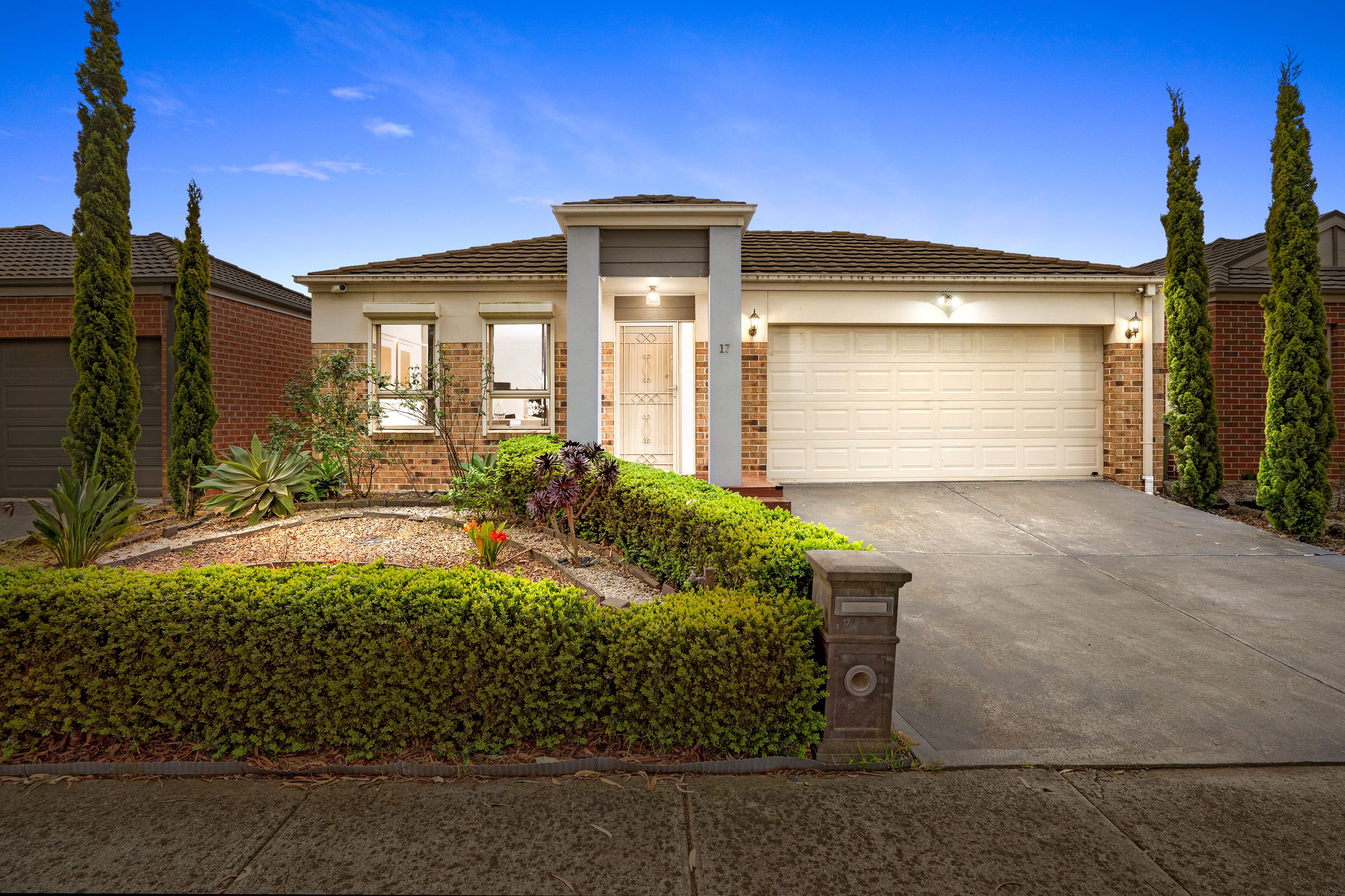 17 Carinya Crescent, South Morang, VIC 3752