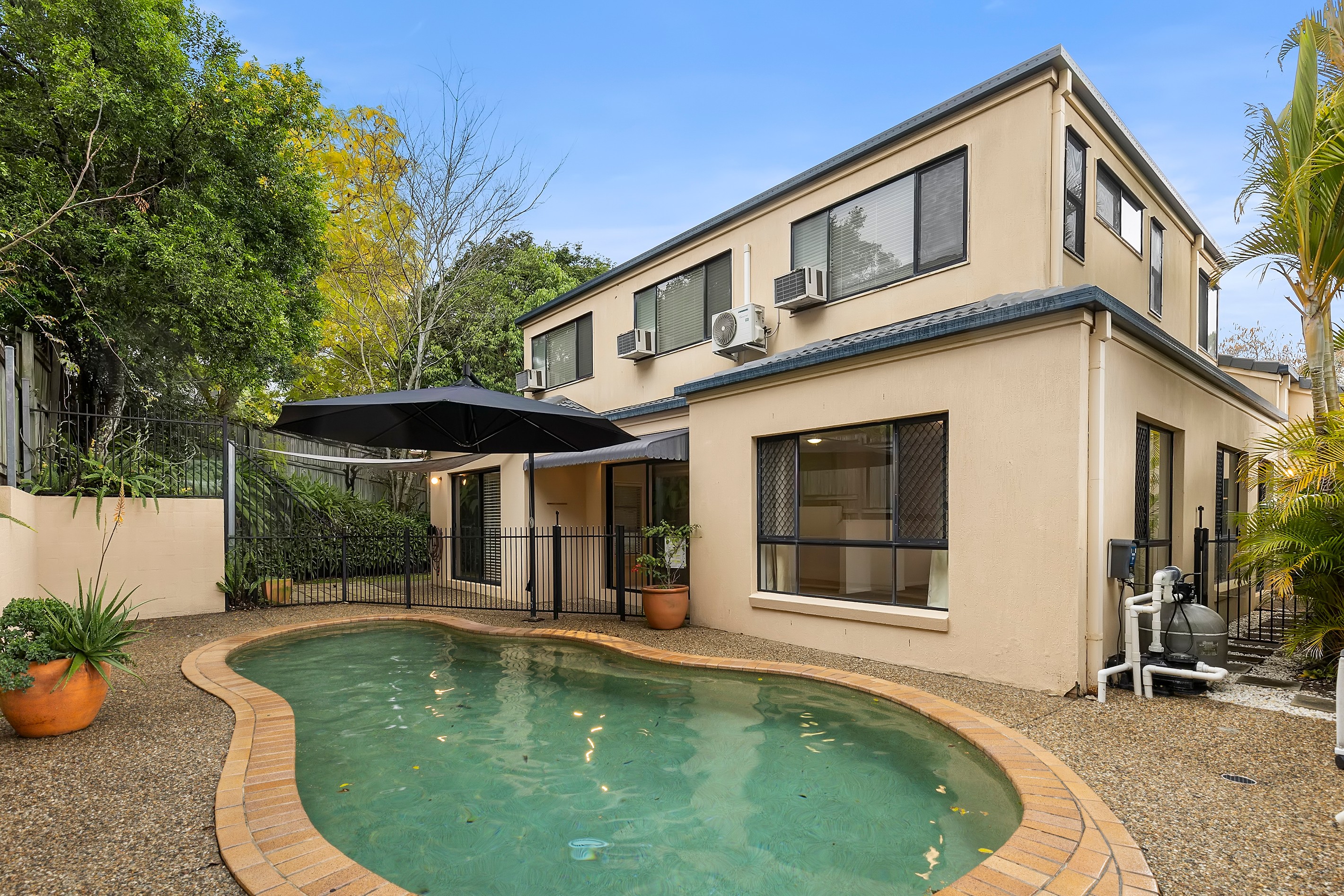 2 Evergreen Close, Kenmore, QLD 4069