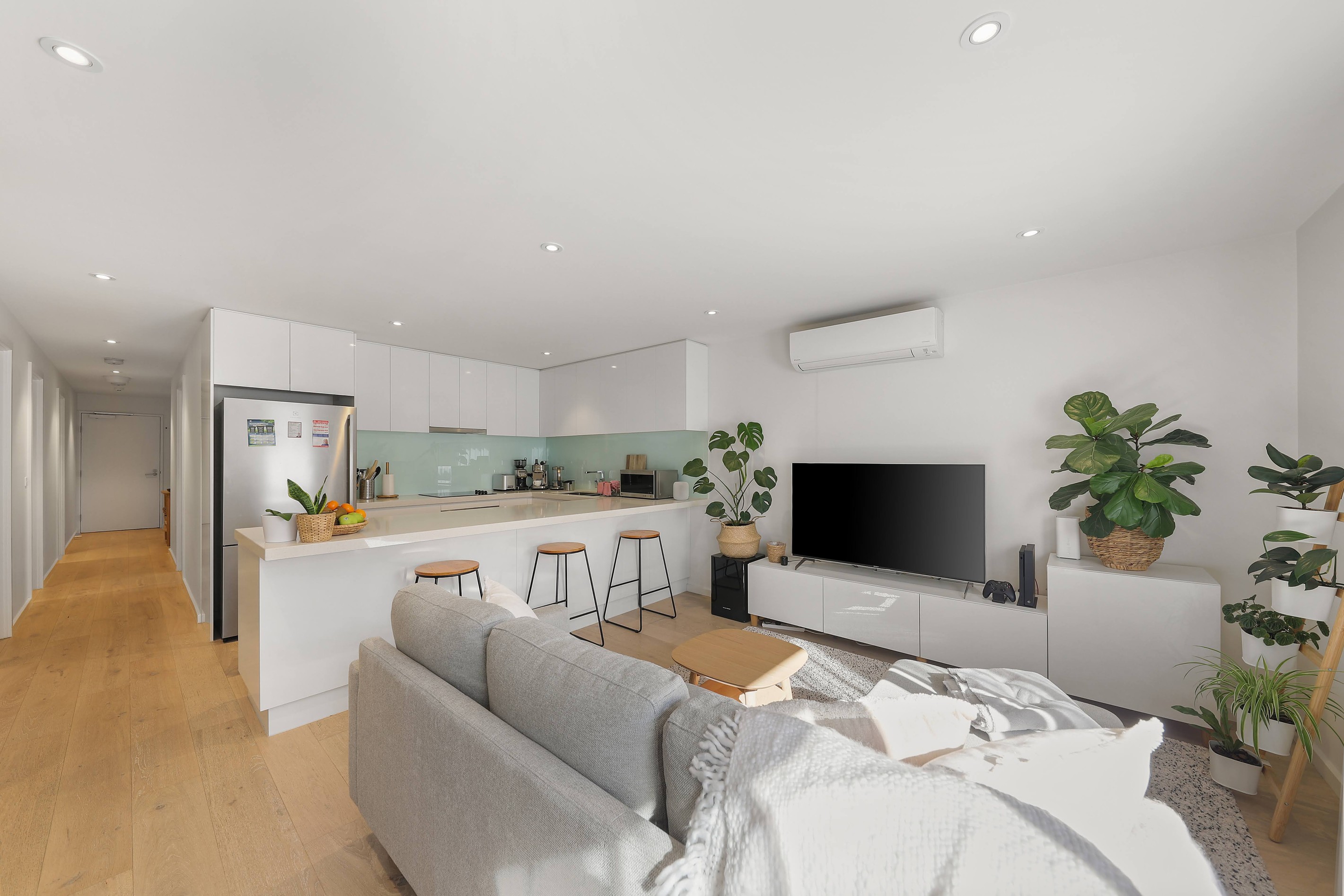 202/214 Warrigal Road, Oakleigh South, VIC 3167