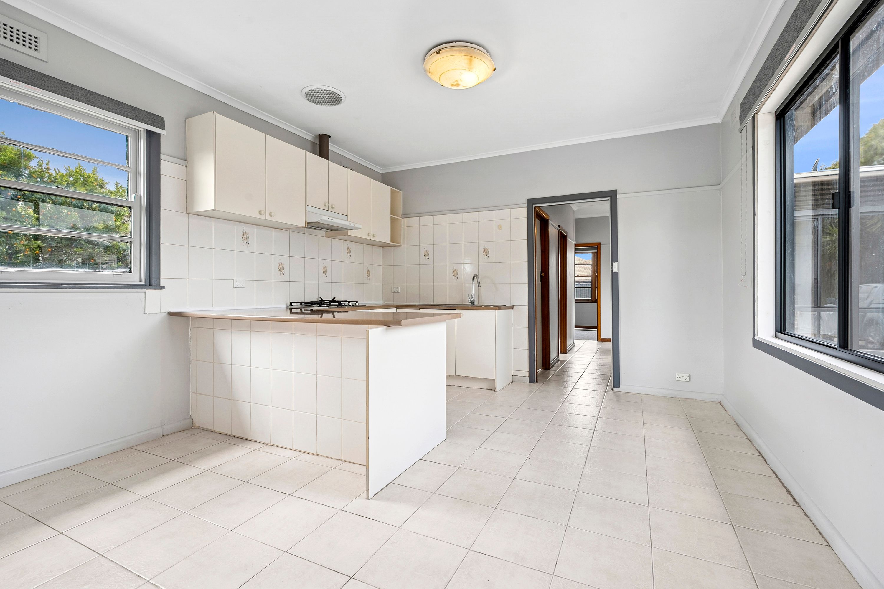 24 Falcon Street — photo 3 of 10