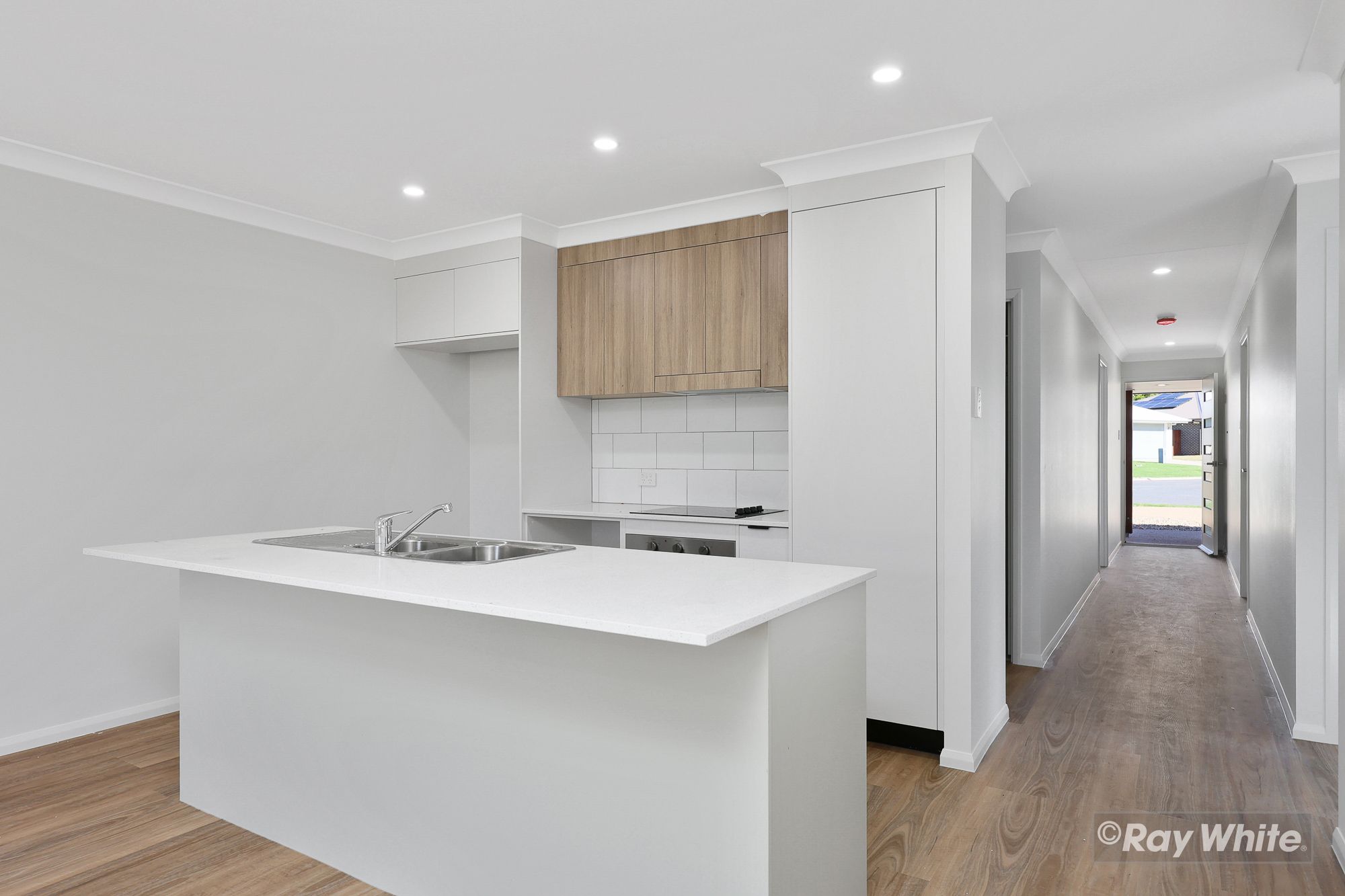 1/9 Atoll Close, Pacific Heights, QLD 4703