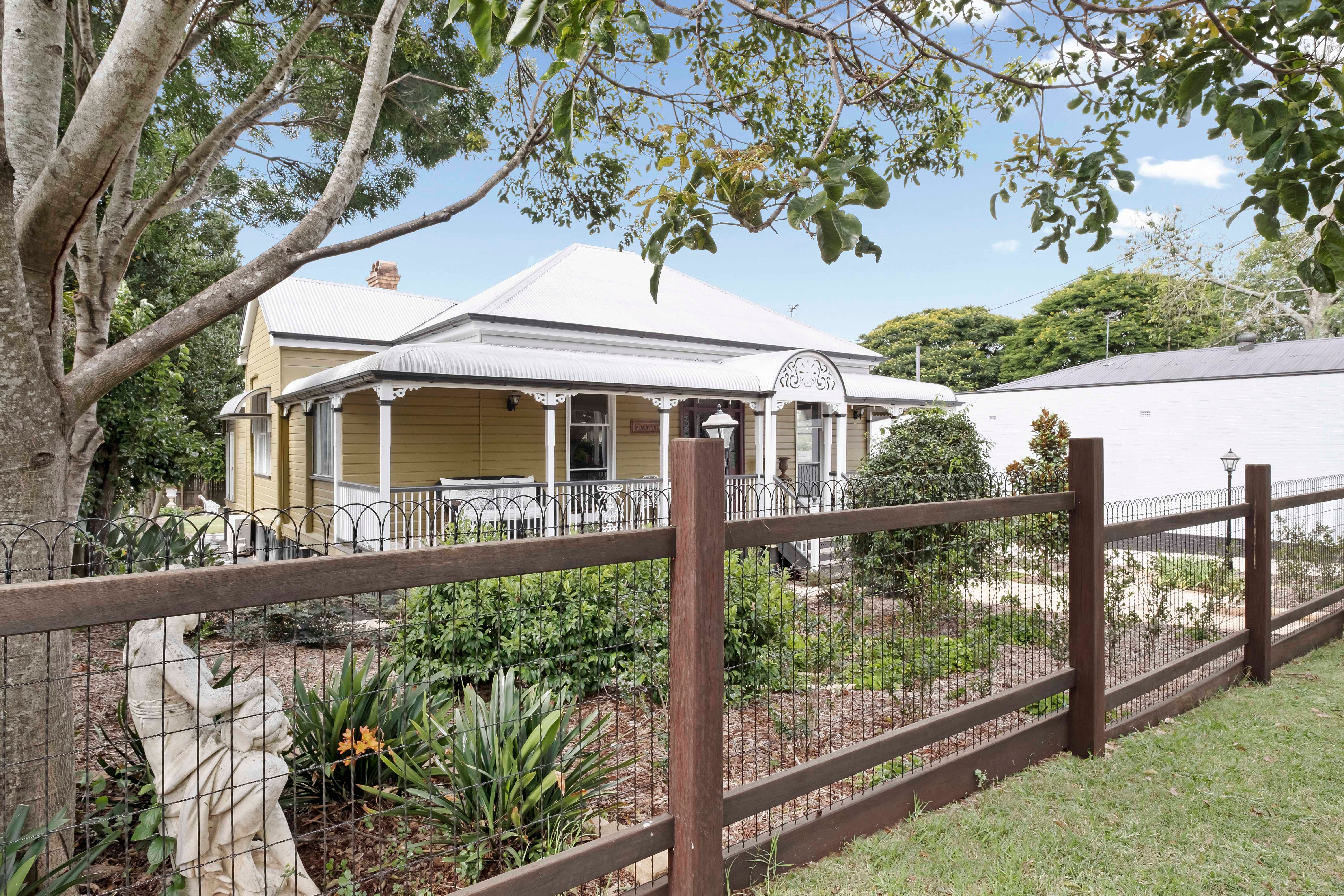 114 Bridge Street, East Toowoomba, QLD 4350