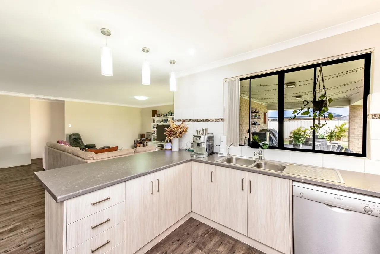 7 Mandalay Loop, Wandina, WA 6530