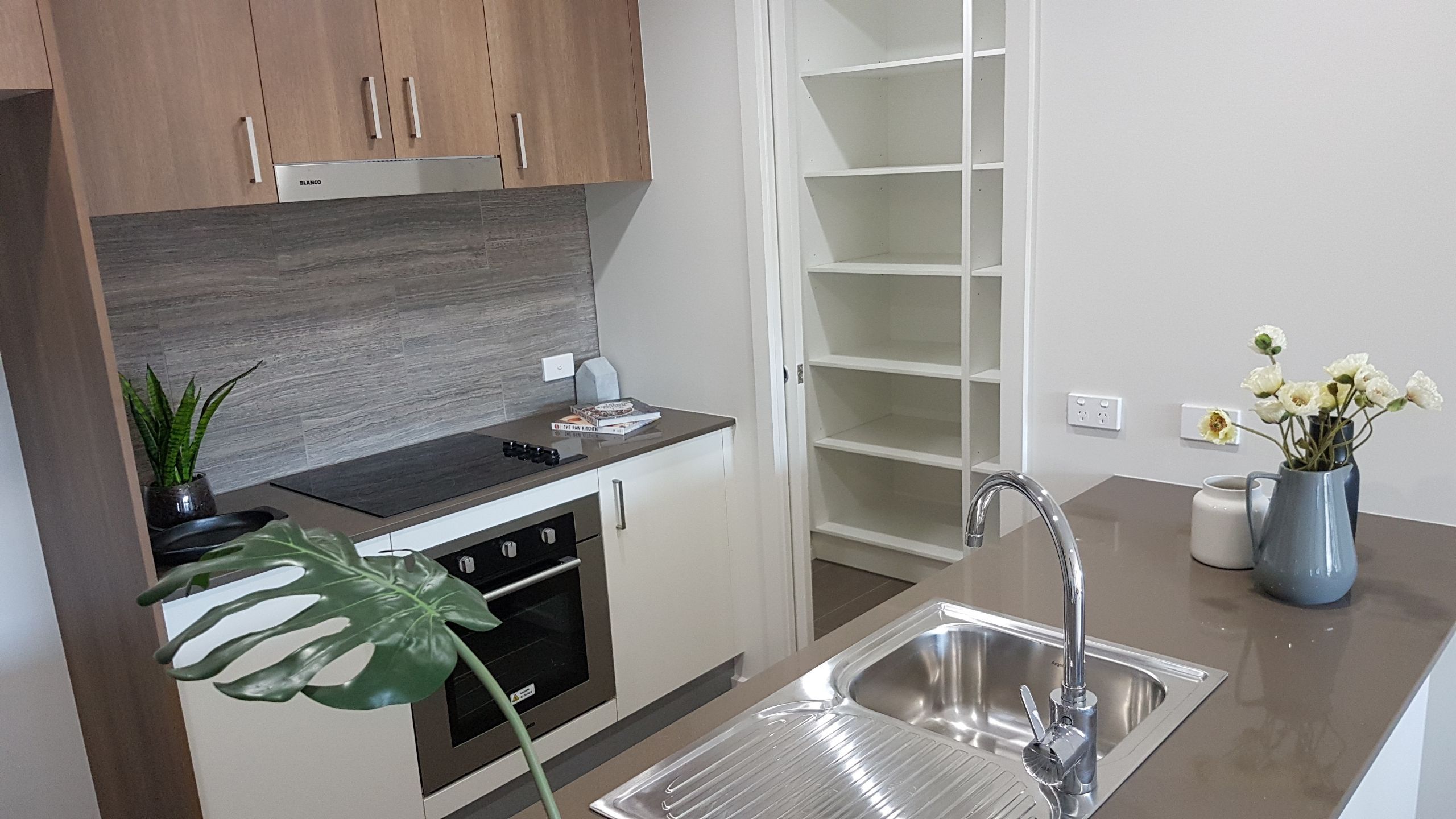 187/325 Anketell Street, Greenway, ACT 2900