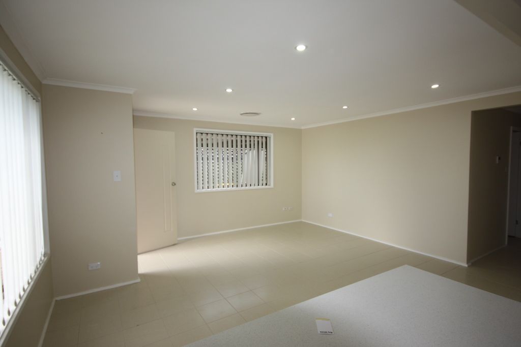 6 Cordelia Street, Rosemeadow, NSW 2560