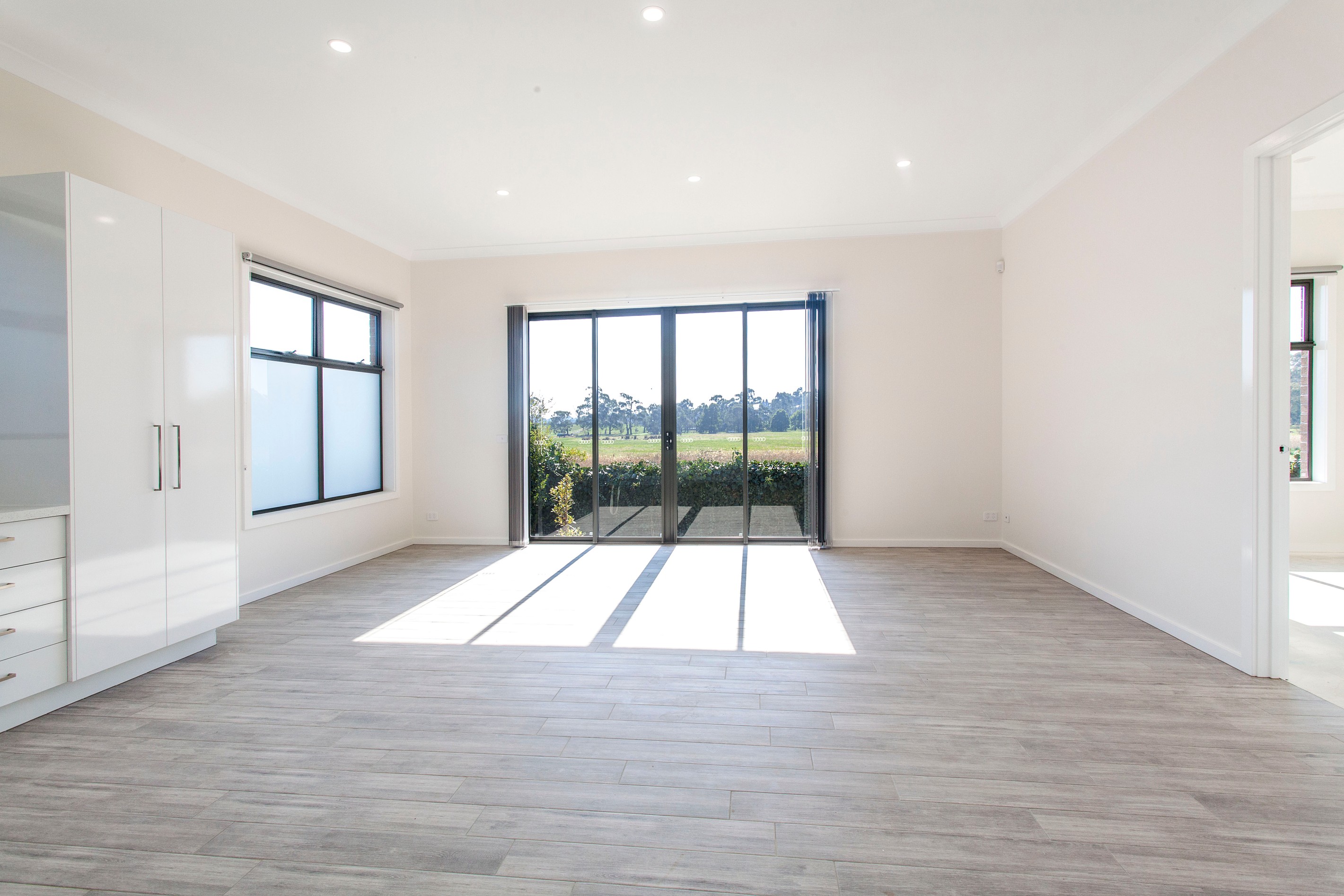2/215 Outlook Drive, Dandenong North, VIC 3175