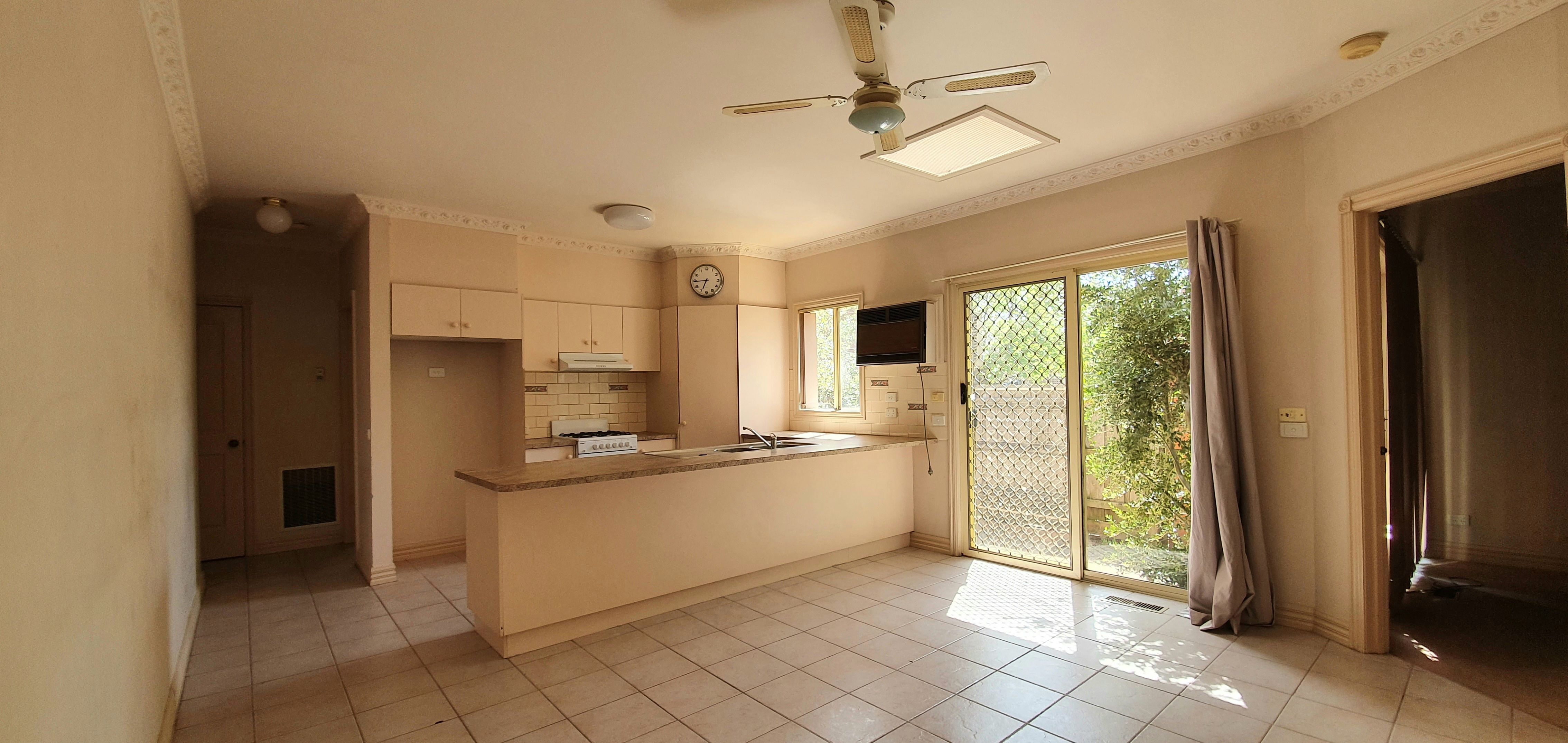 2/18 Palmerston Grove, Oakleigh, VIC 3166