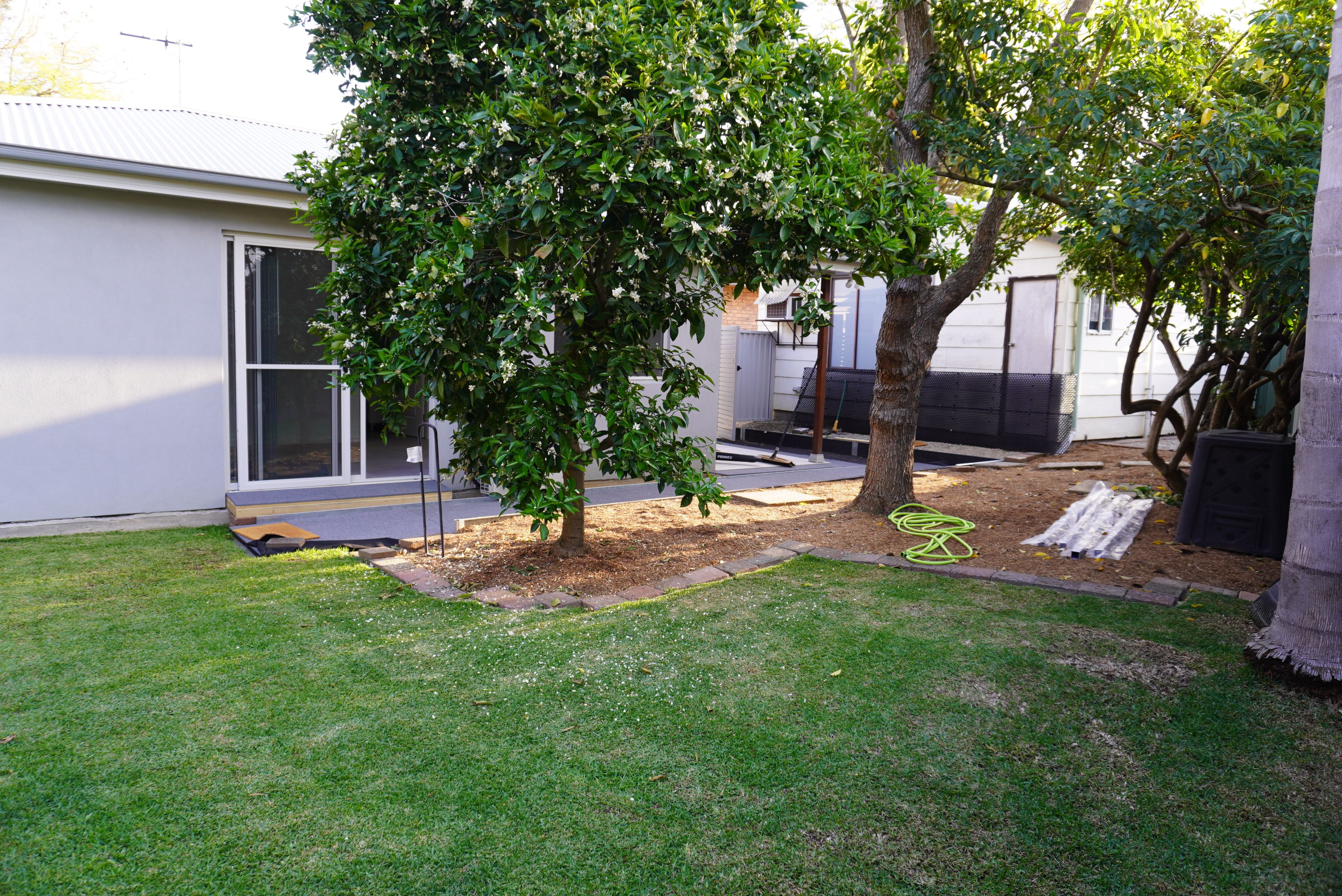102a Hume Crescent — photo 11 of 12