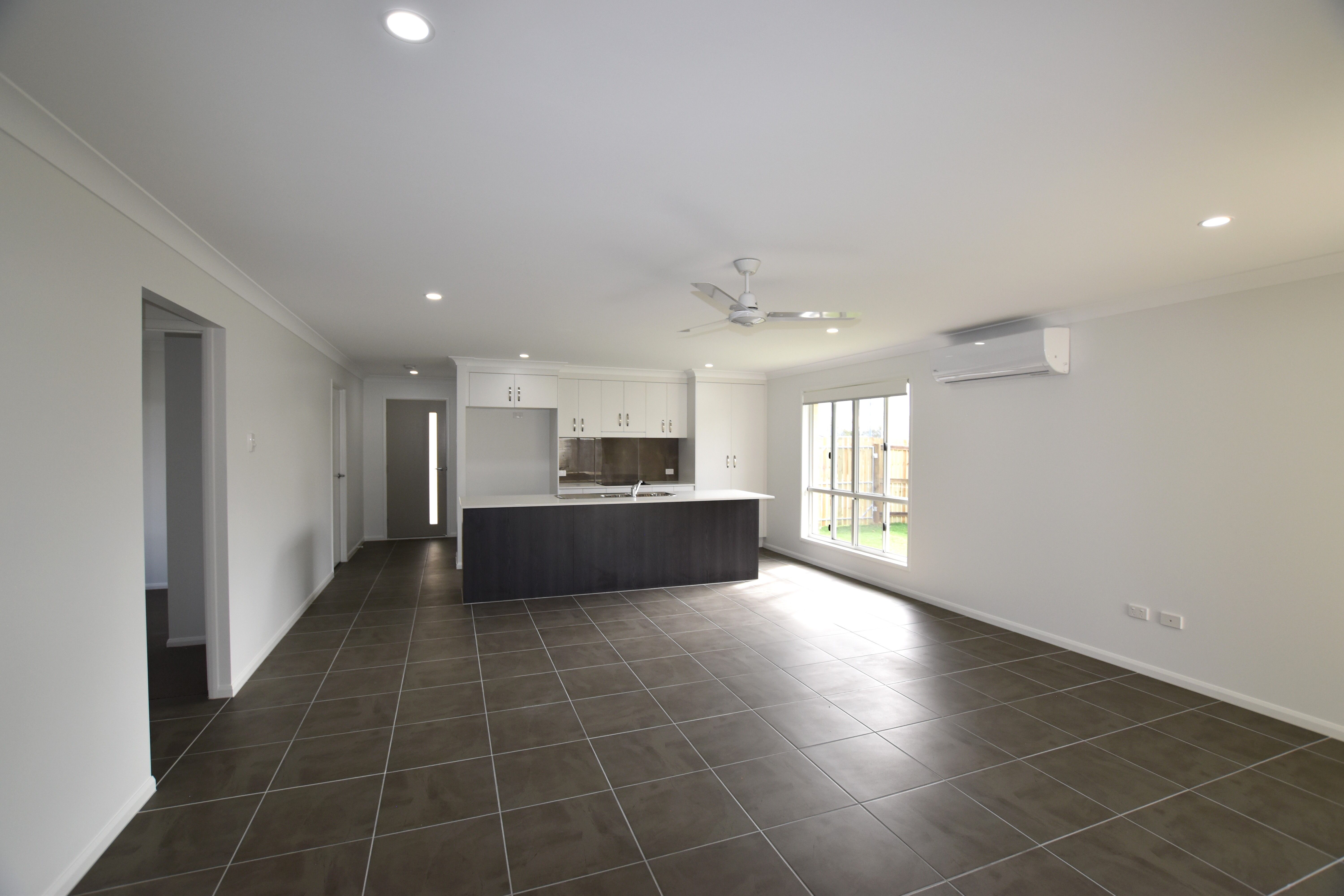 40 Bufflehead Road, Kirkwood, QLD 4680