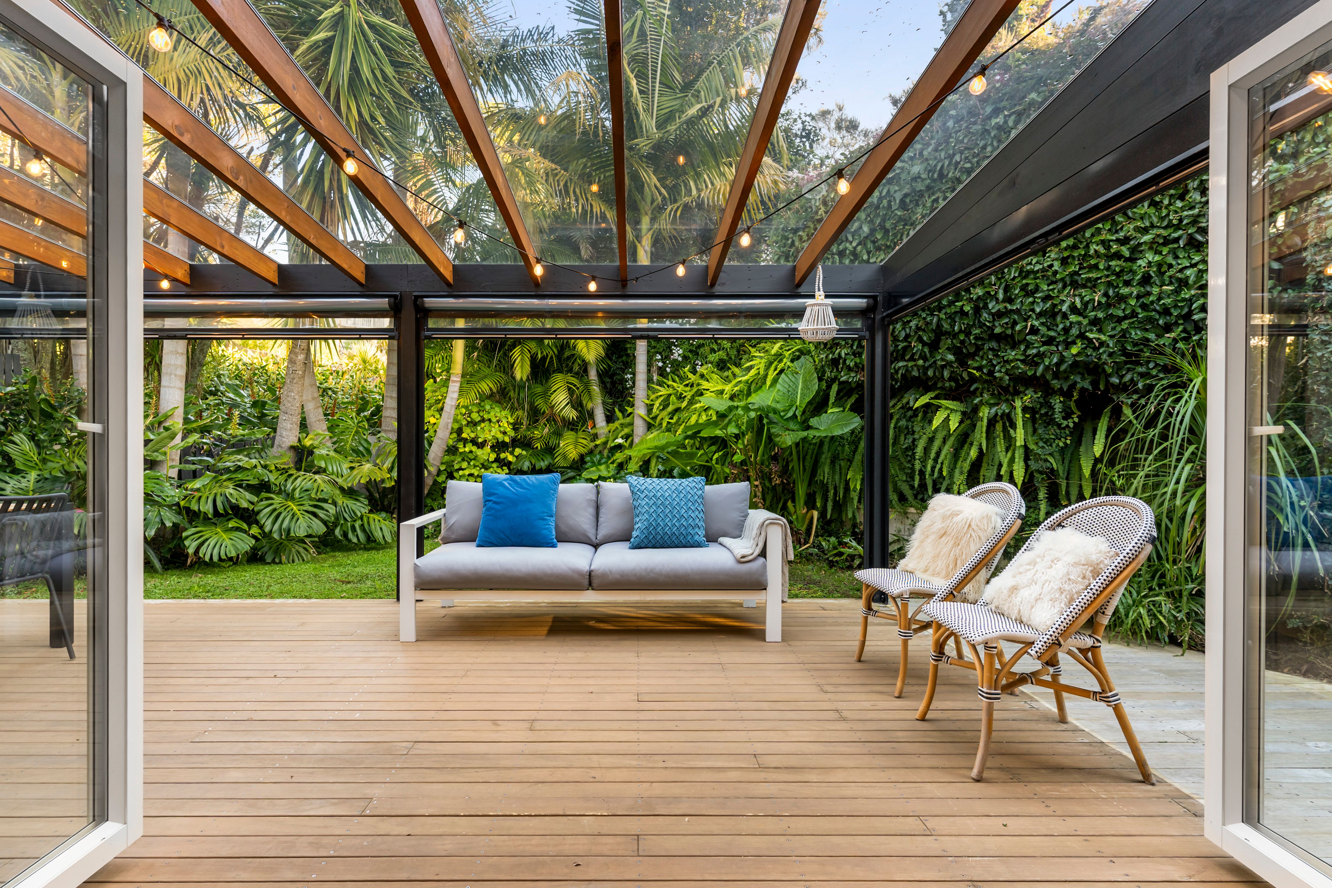 2/14 Surville Place, Mairangi Bay, North Shore City