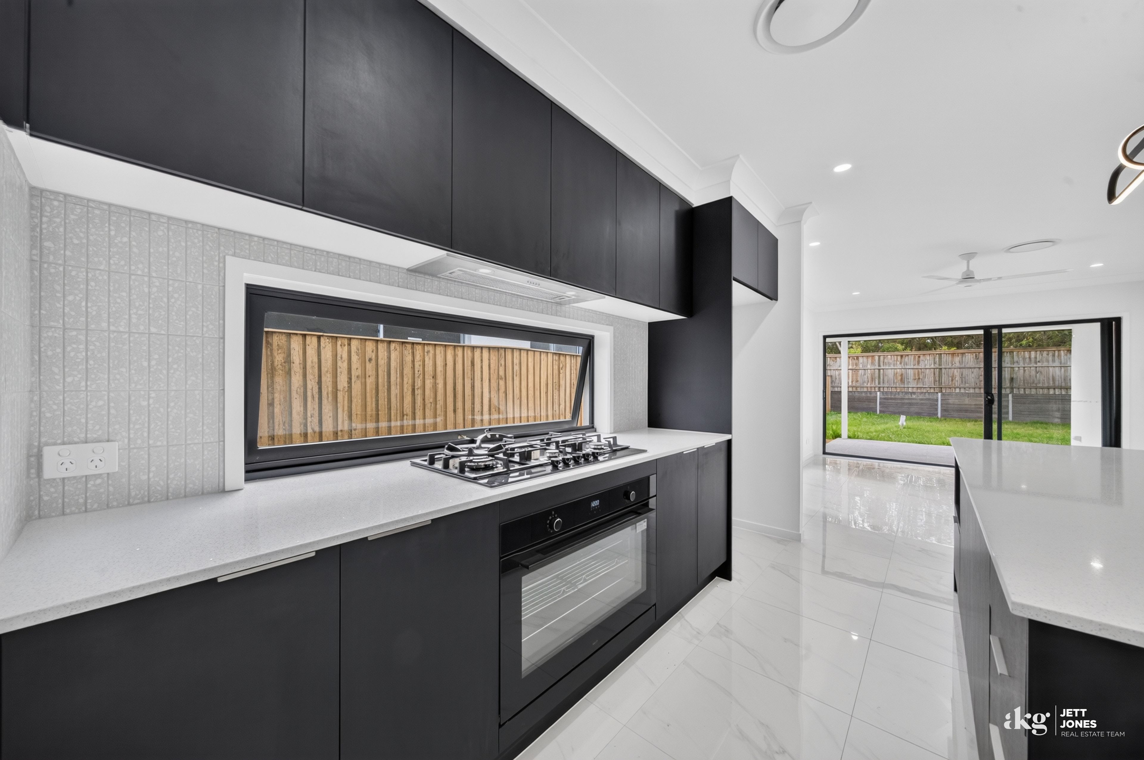 16 Garnet Court — photo 8 of 24
