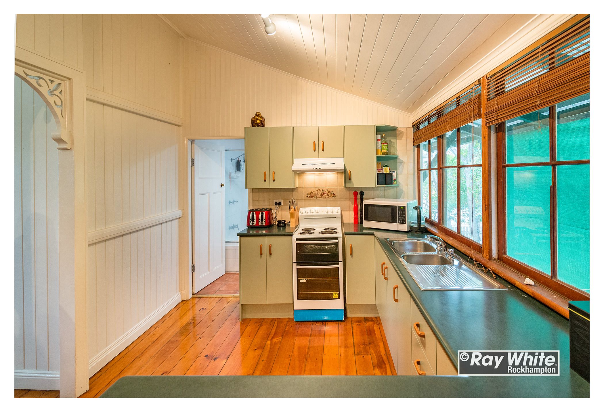 16A Main Street, Park Avenue, QLD 4701