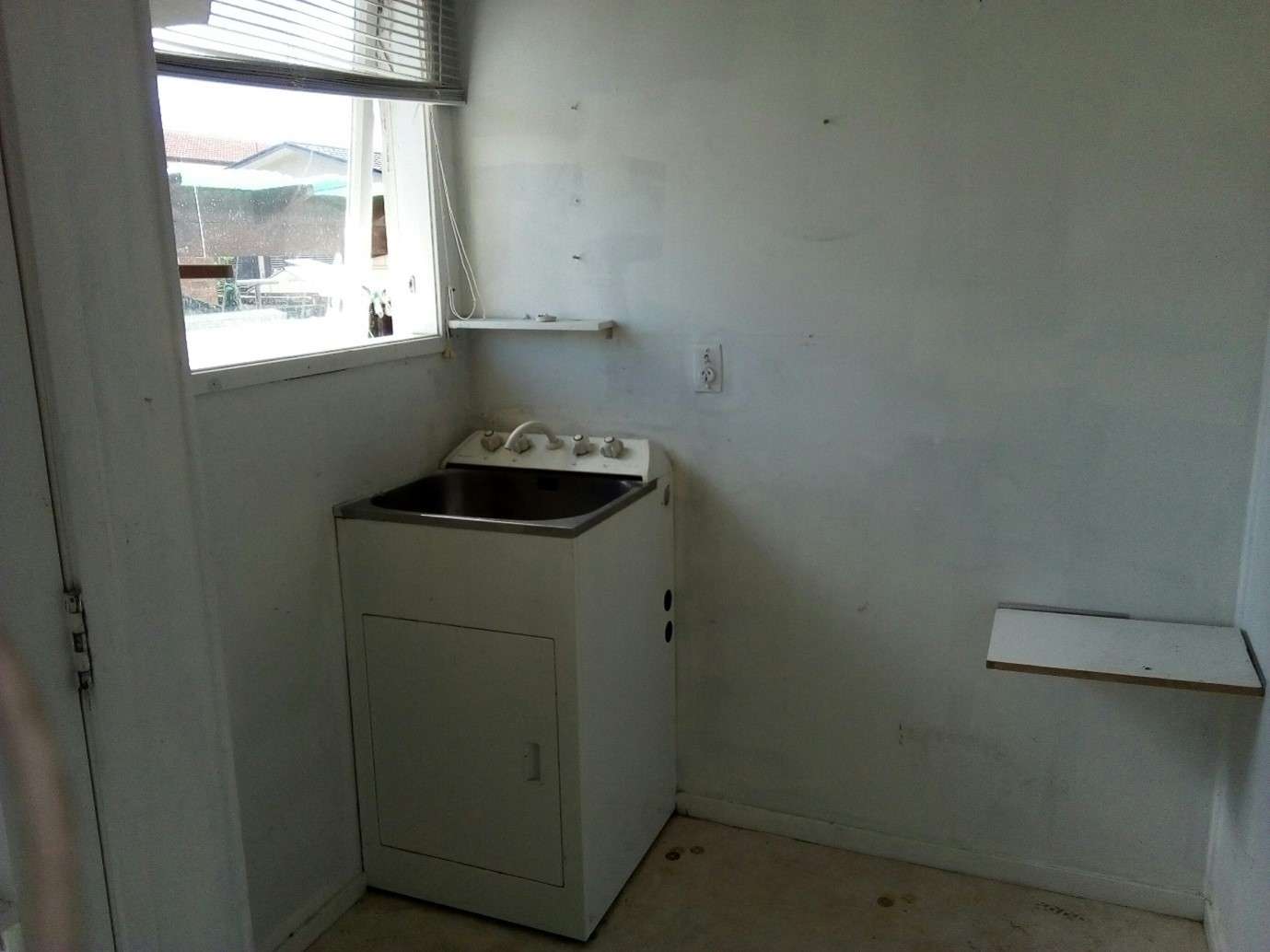 1/12 Ervine Place photo 8