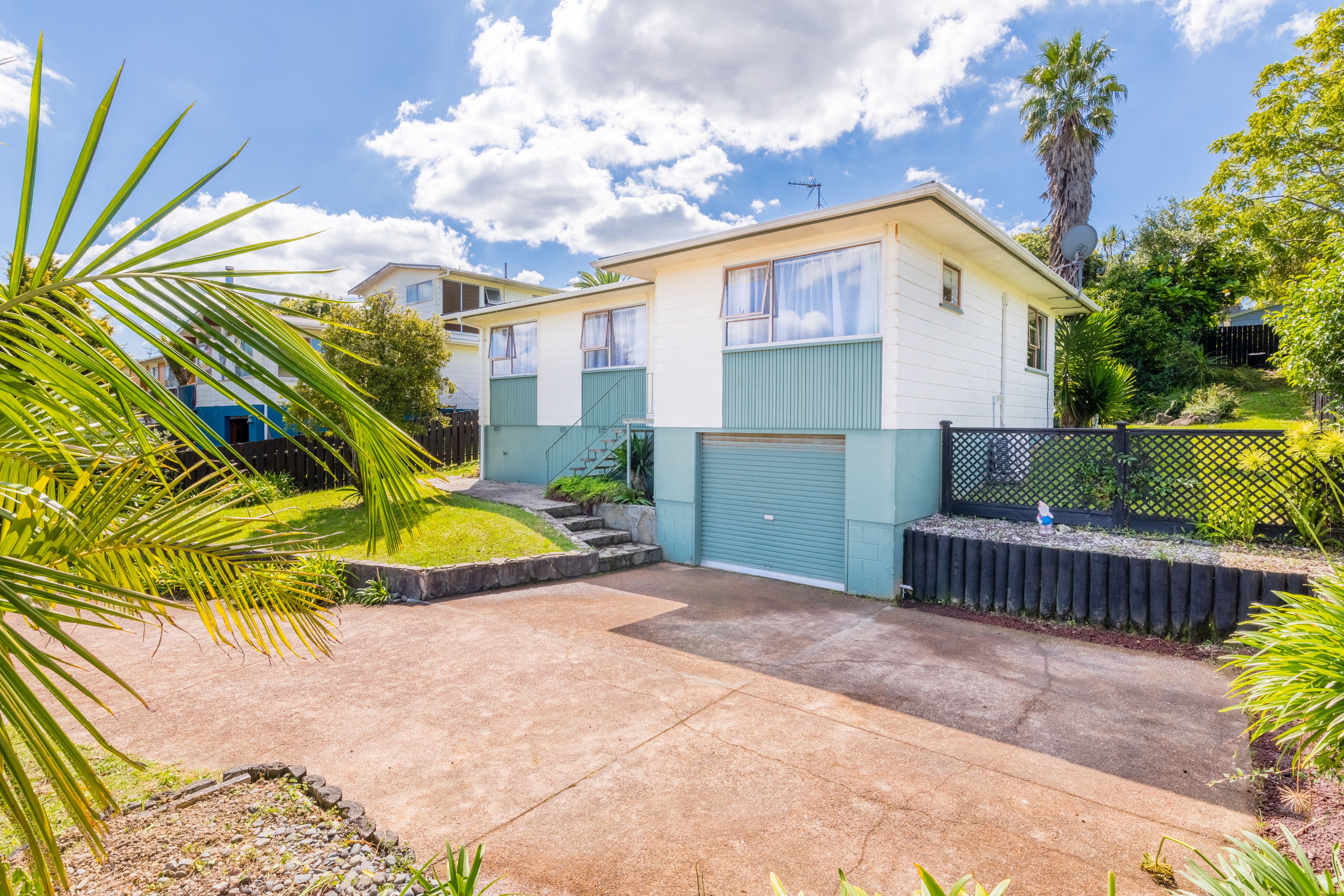 16 Pankhurst Place, Sunnyvale, Waitakere City
