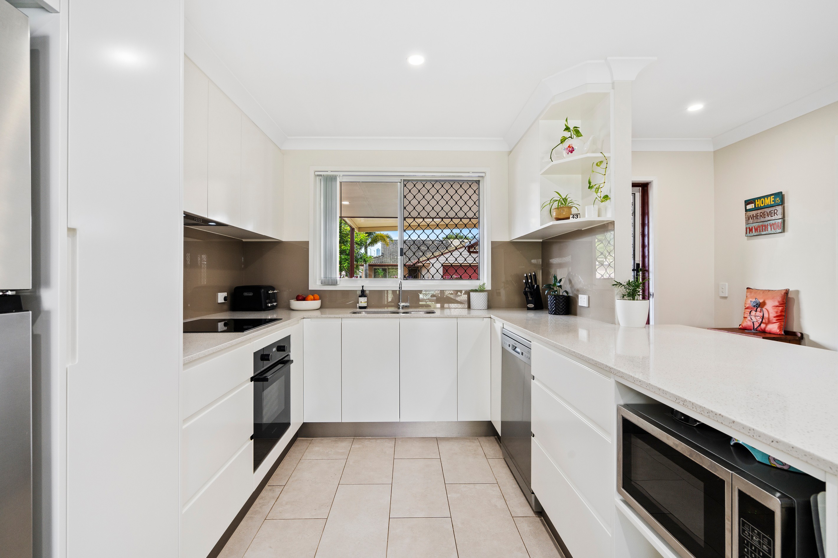 43/128 Benowa Road, Southport, QLD 4215