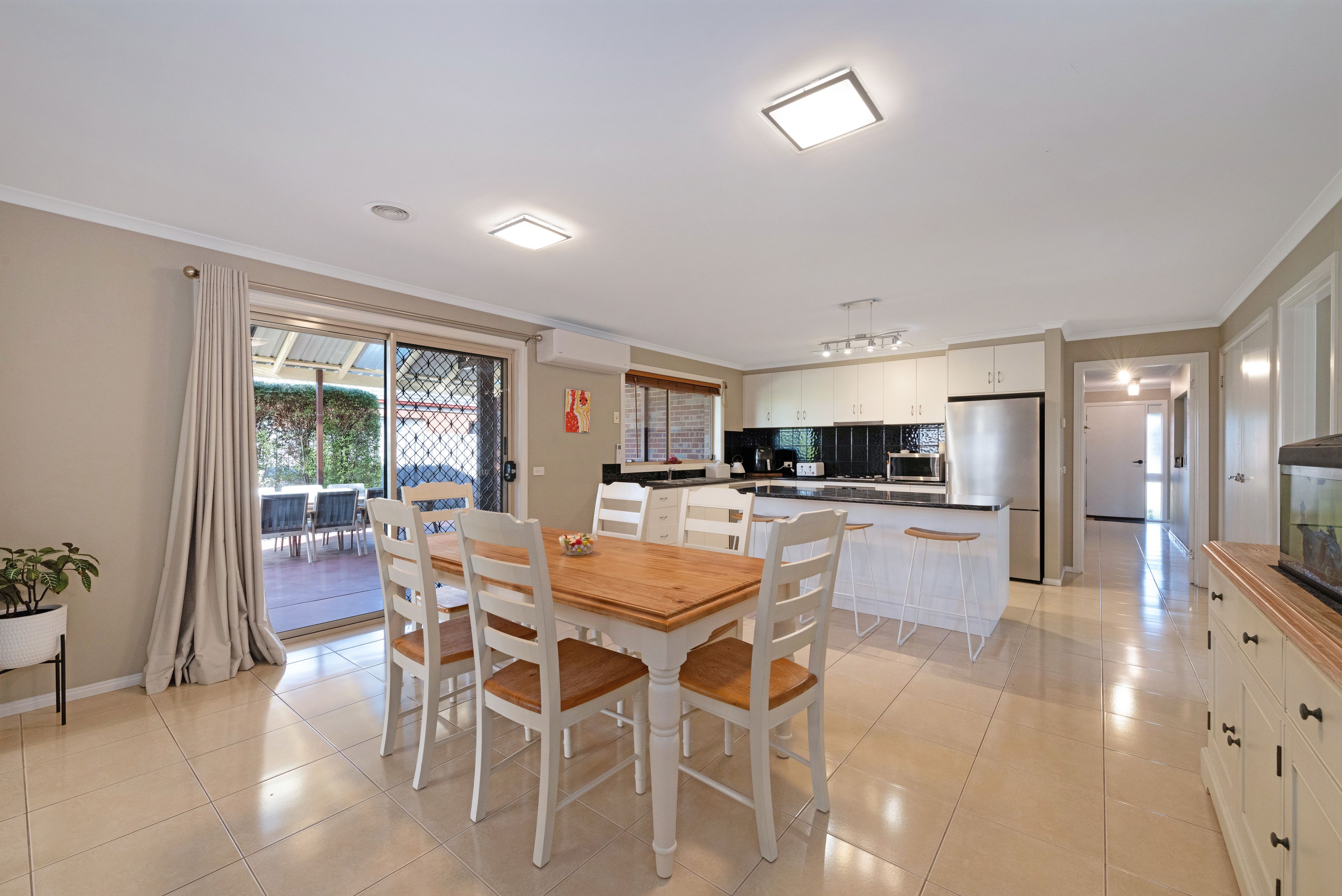 8 Dunroe Court — photo 6 of 17
