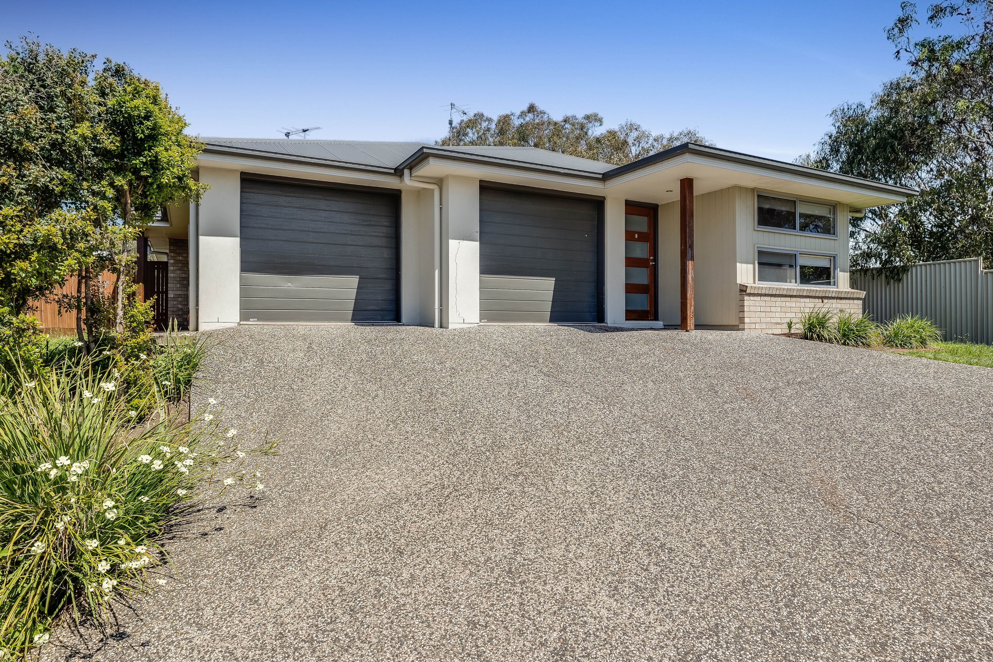 9 Lexi Street, Glenvale QLD 4350