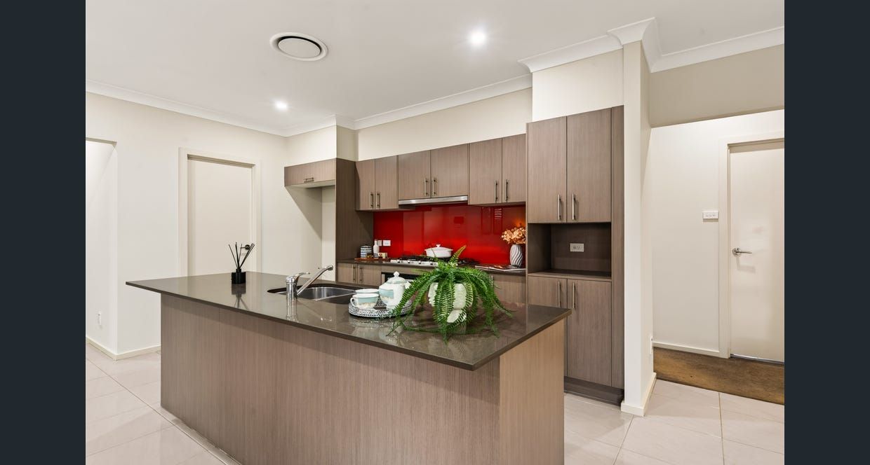 174 Girraween Road — photo 3 of 19